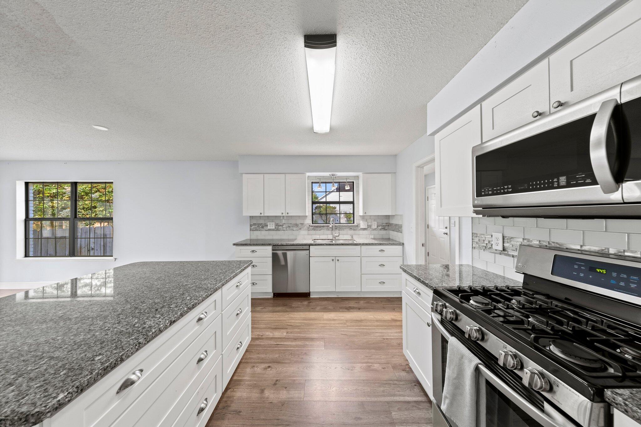 SANTA ROSA SHORES - Residential