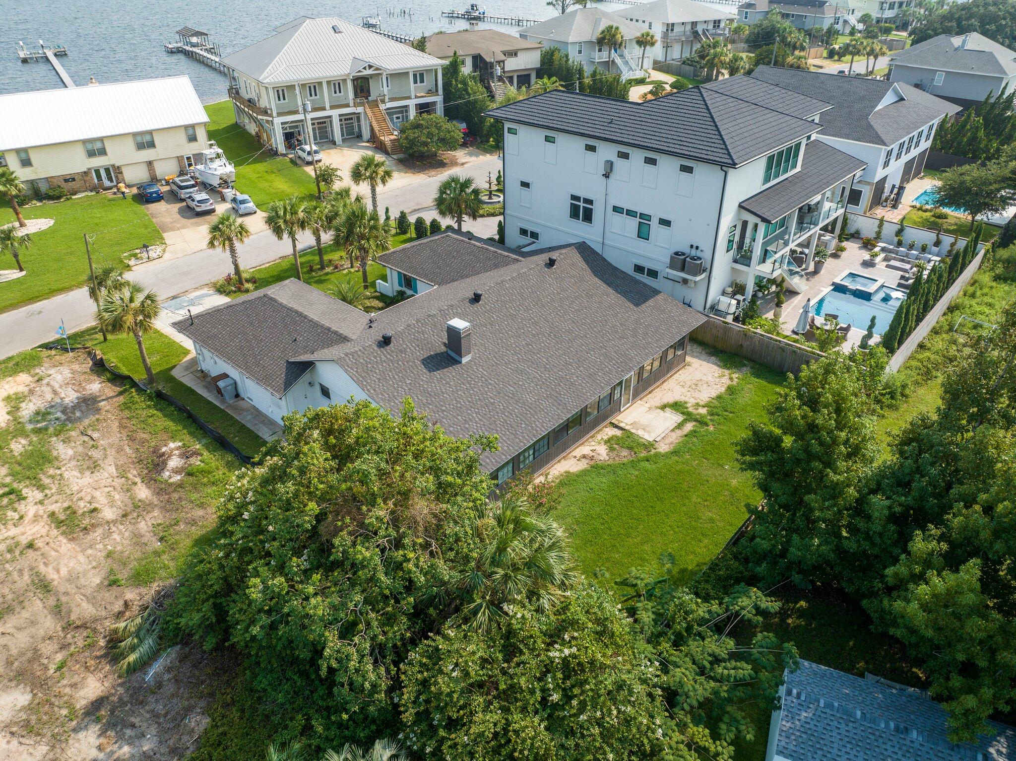 SANTA ROSA SHORES - Residential