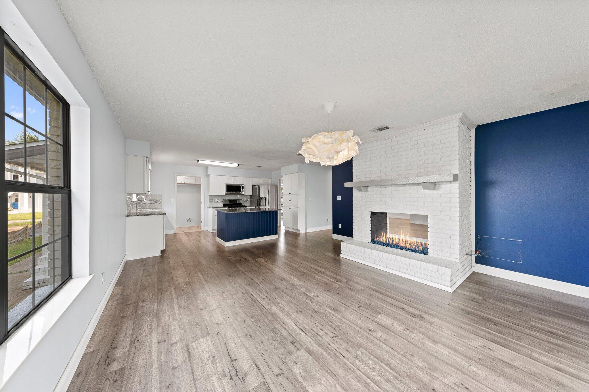 SANTA ROSA SHORES - Residential