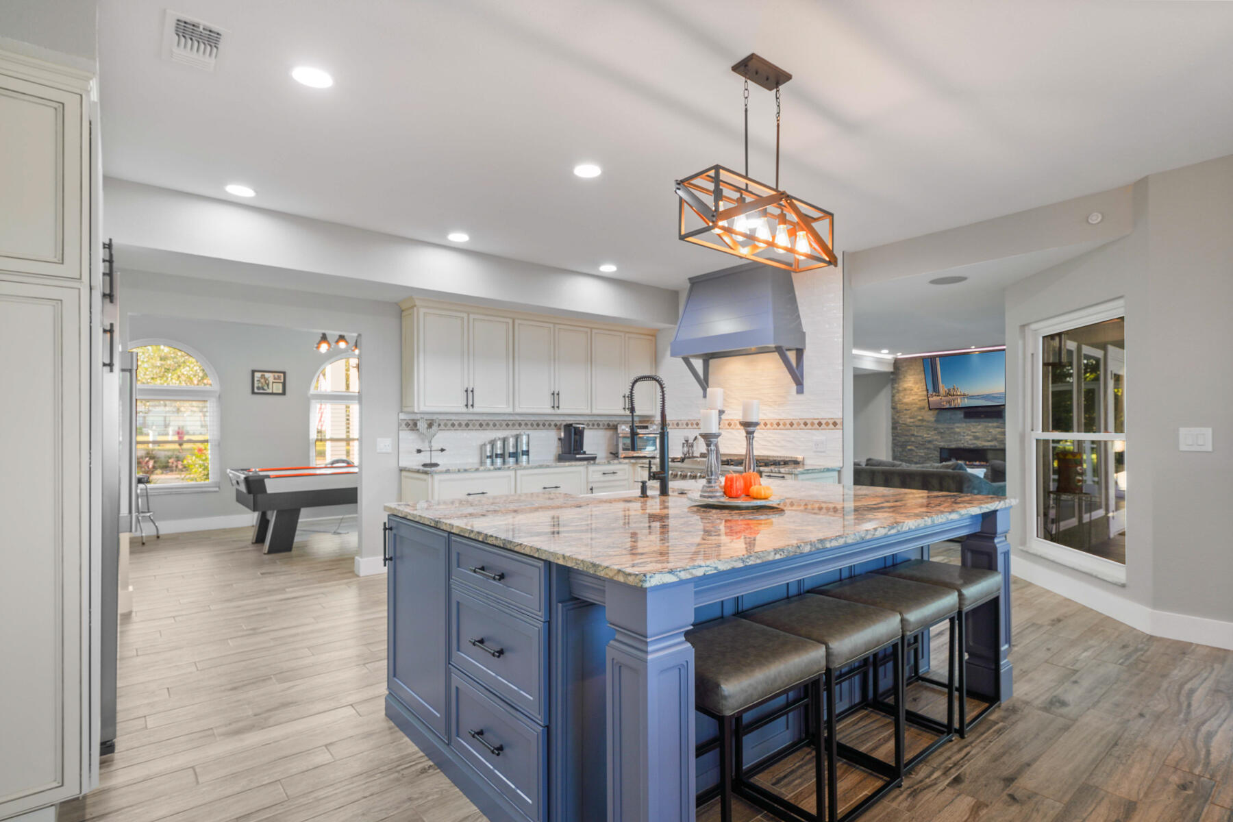 SOUTH RNG 25 WATER - Residential
