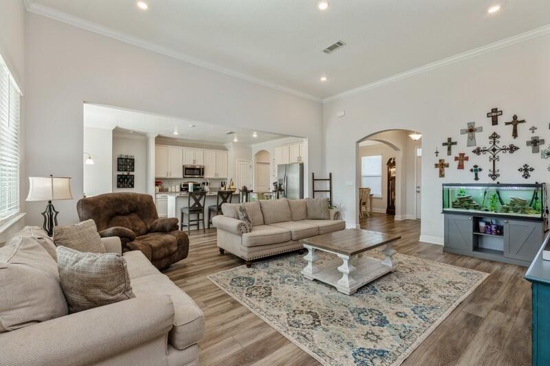 HAMMOCK BAY - Residential