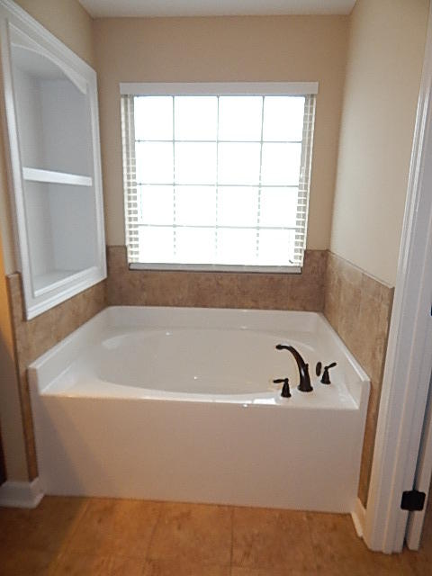 DUGGAN POND ESTATES - Residential Lease