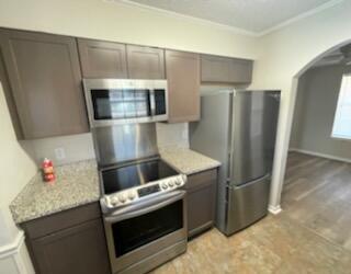 PLANTATION OAKS S/D - Residential Lease