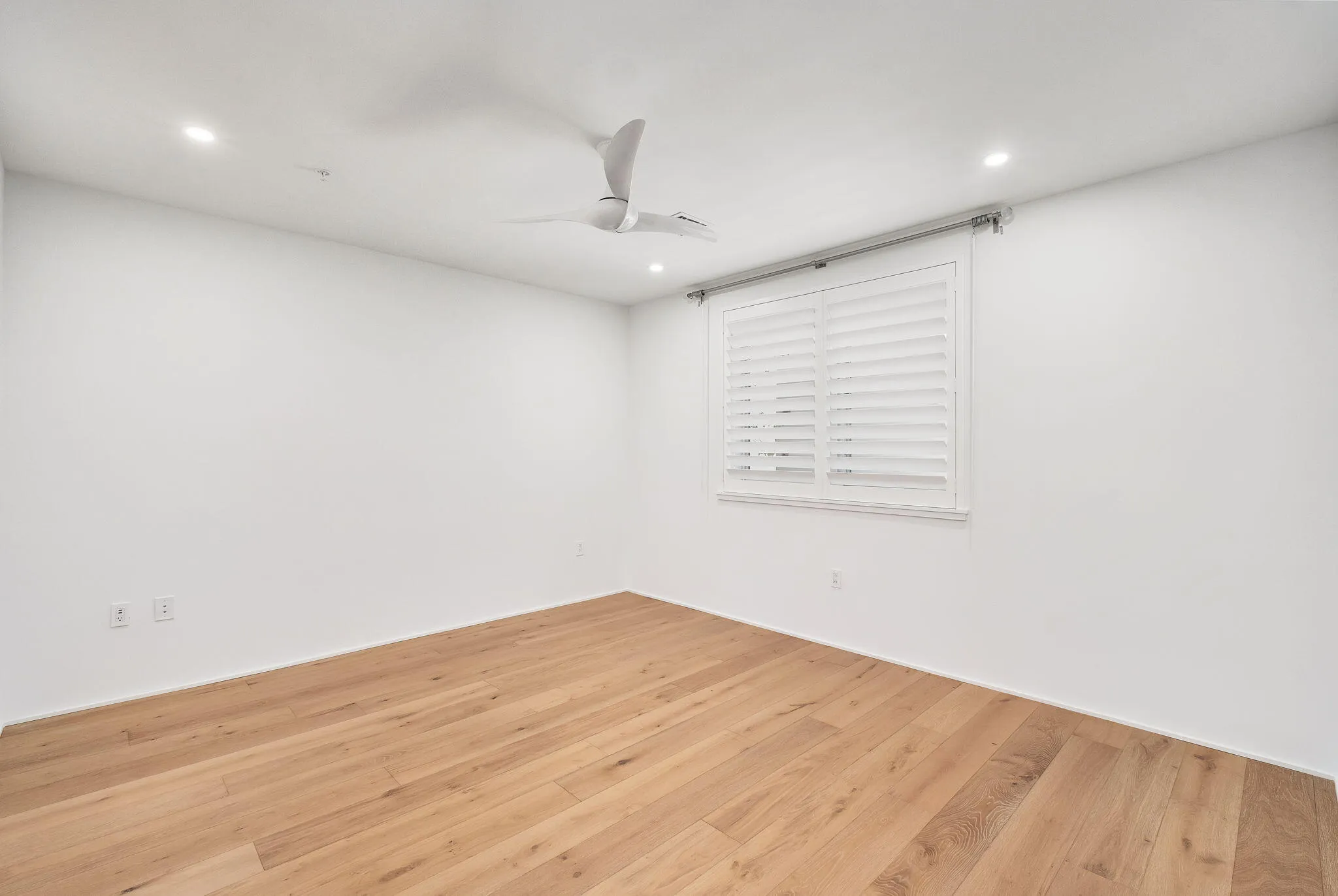 Santa Rosa Beach, Florida 32459, United States, 4 Bedrooms Bedrooms, ,5 BathroomsBathrooms,Residential,Pending,212253