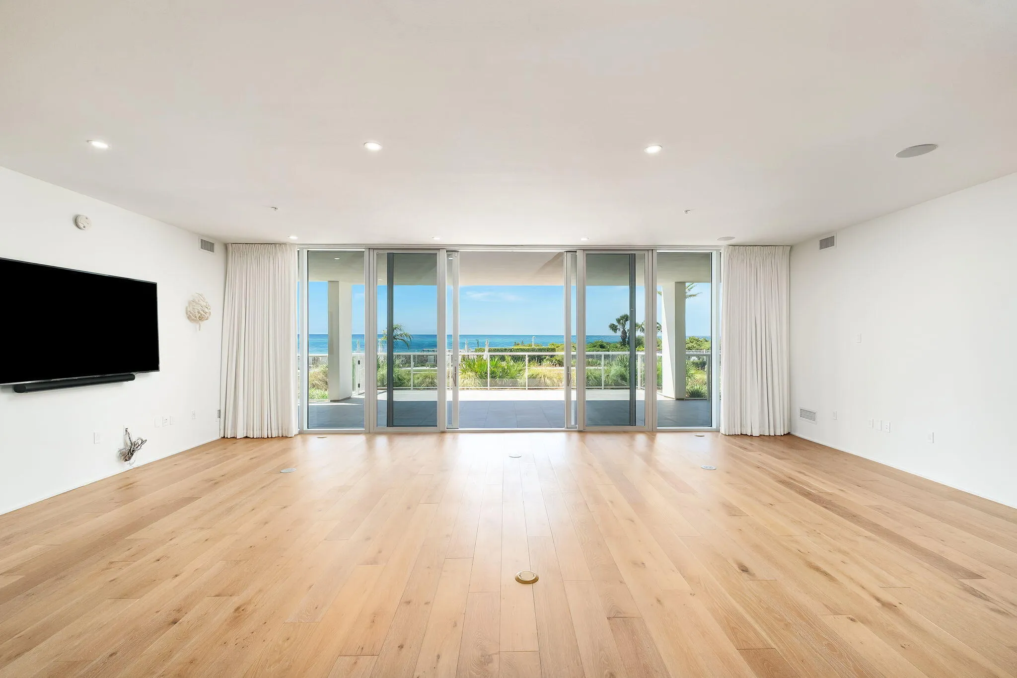 Santa Rosa Beach, Florida 32459, United States, 4 Bedrooms Bedrooms, ,5 BathroomsBathrooms,Residential,Pending,212253