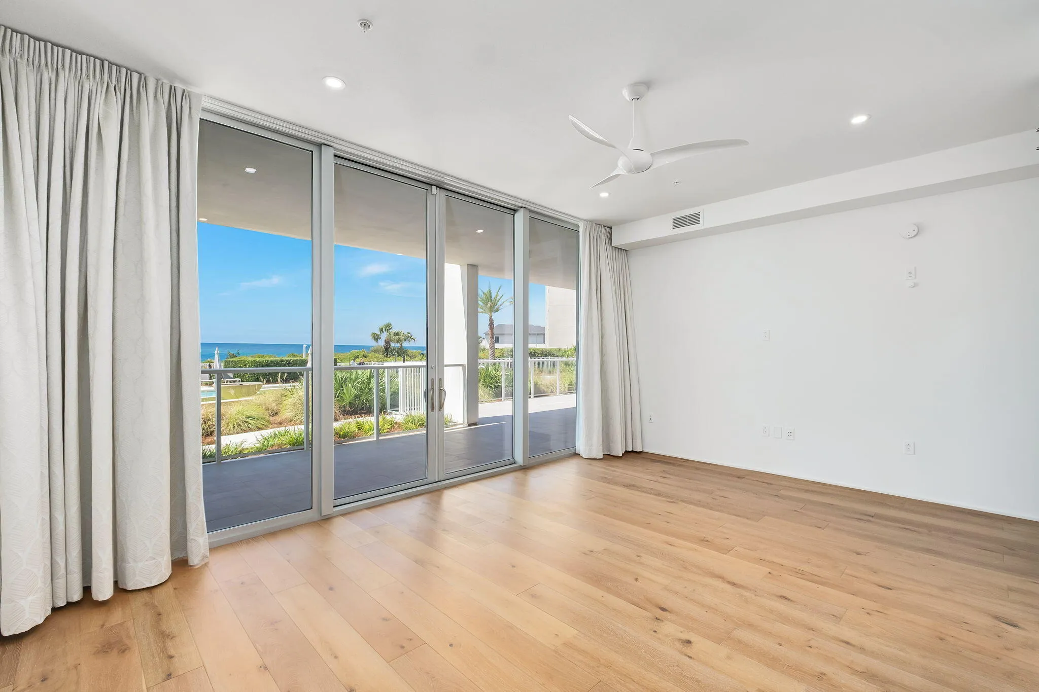 Santa Rosa Beach, Florida 32459, United States, 4 Bedrooms Bedrooms, ,5 BathroomsBathrooms,Residential,Pending,212253