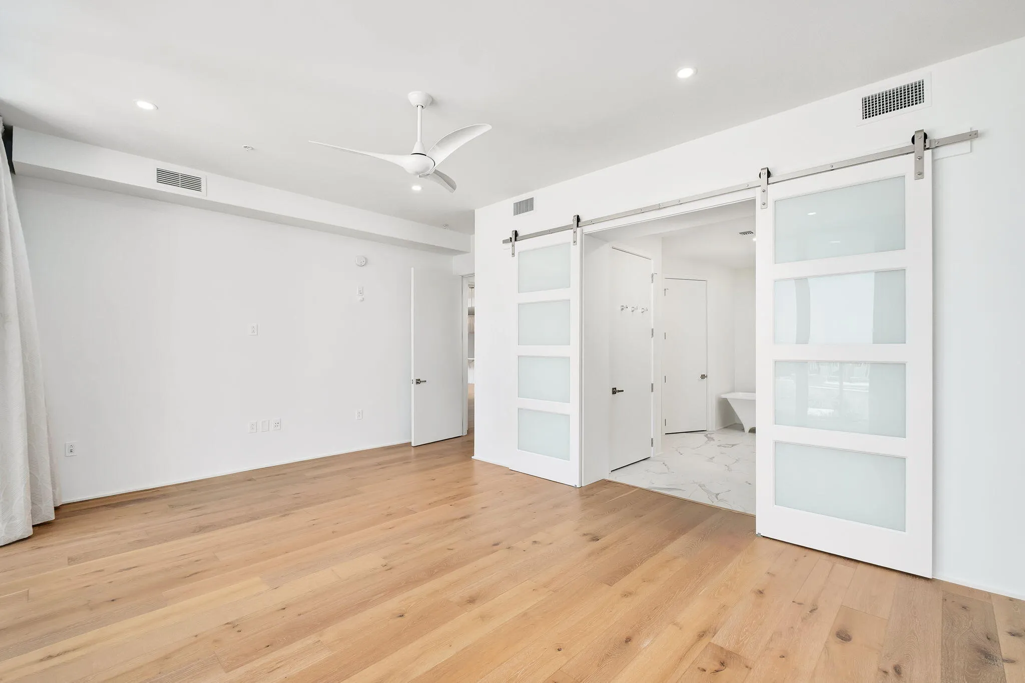 Santa Rosa Beach, Florida 32459, United States, 4 Bedrooms Bedrooms, ,5 BathroomsBathrooms,Residential,Pending,212253