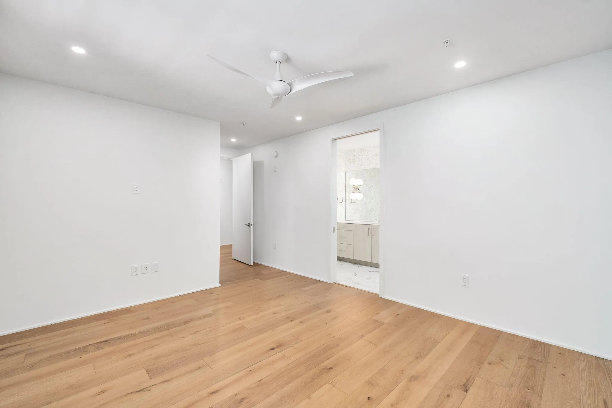 Santa Rosa Beach, Florida 32459, United States, 4 Bedrooms Bedrooms, ,5 BathroomsBathrooms,Residential,Pending,212253