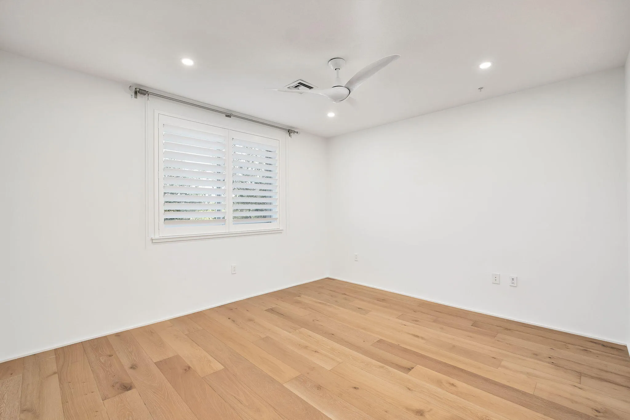 Santa Rosa Beach, Florida 32459, United States, 4 Bedrooms Bedrooms, ,5 BathroomsBathrooms,Residential,Pending,212253