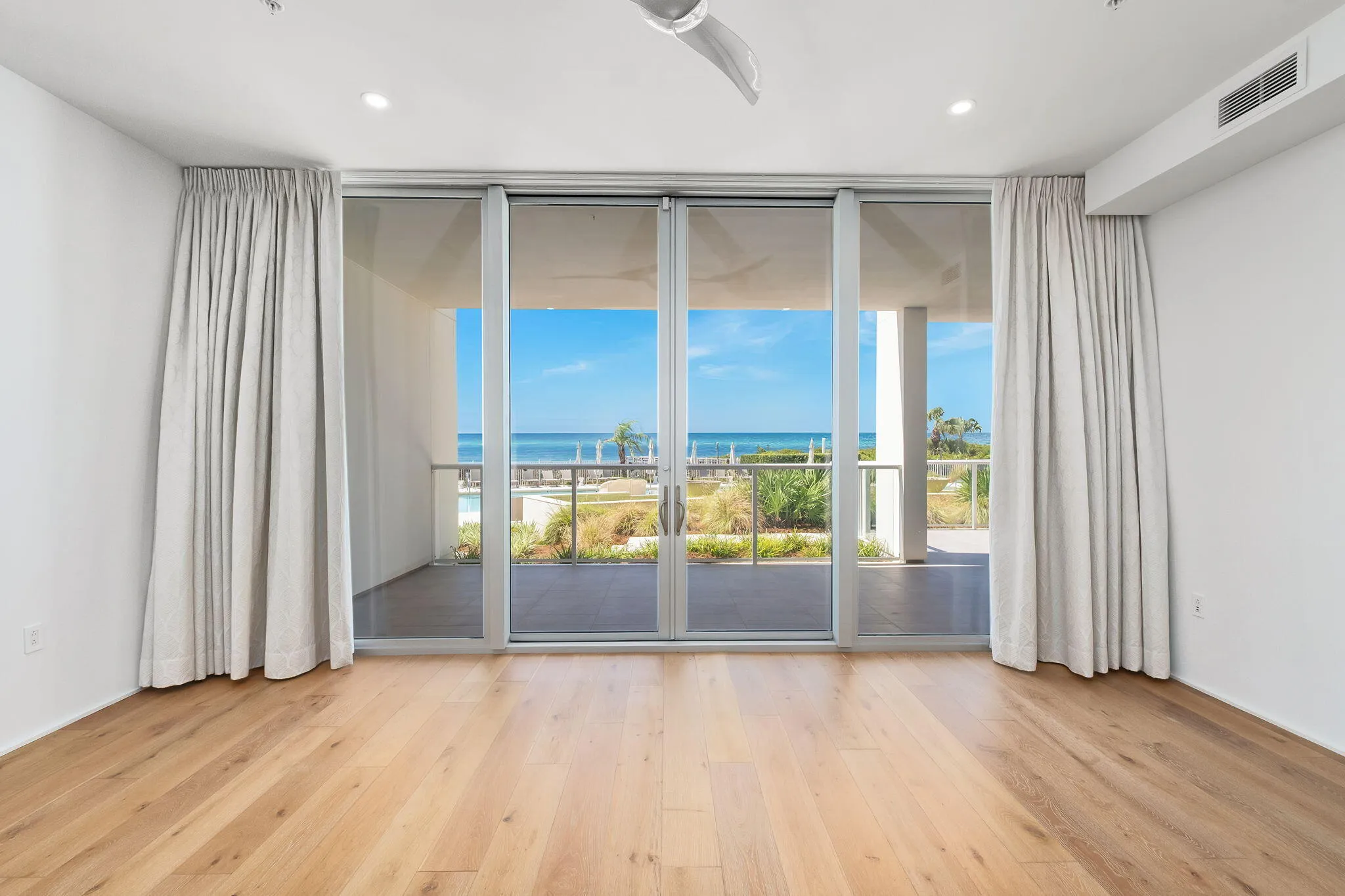 Santa Rosa Beach, Florida 32459, United States, 4 Bedrooms Bedrooms, ,5 BathroomsBathrooms,Residential,Pending,212253