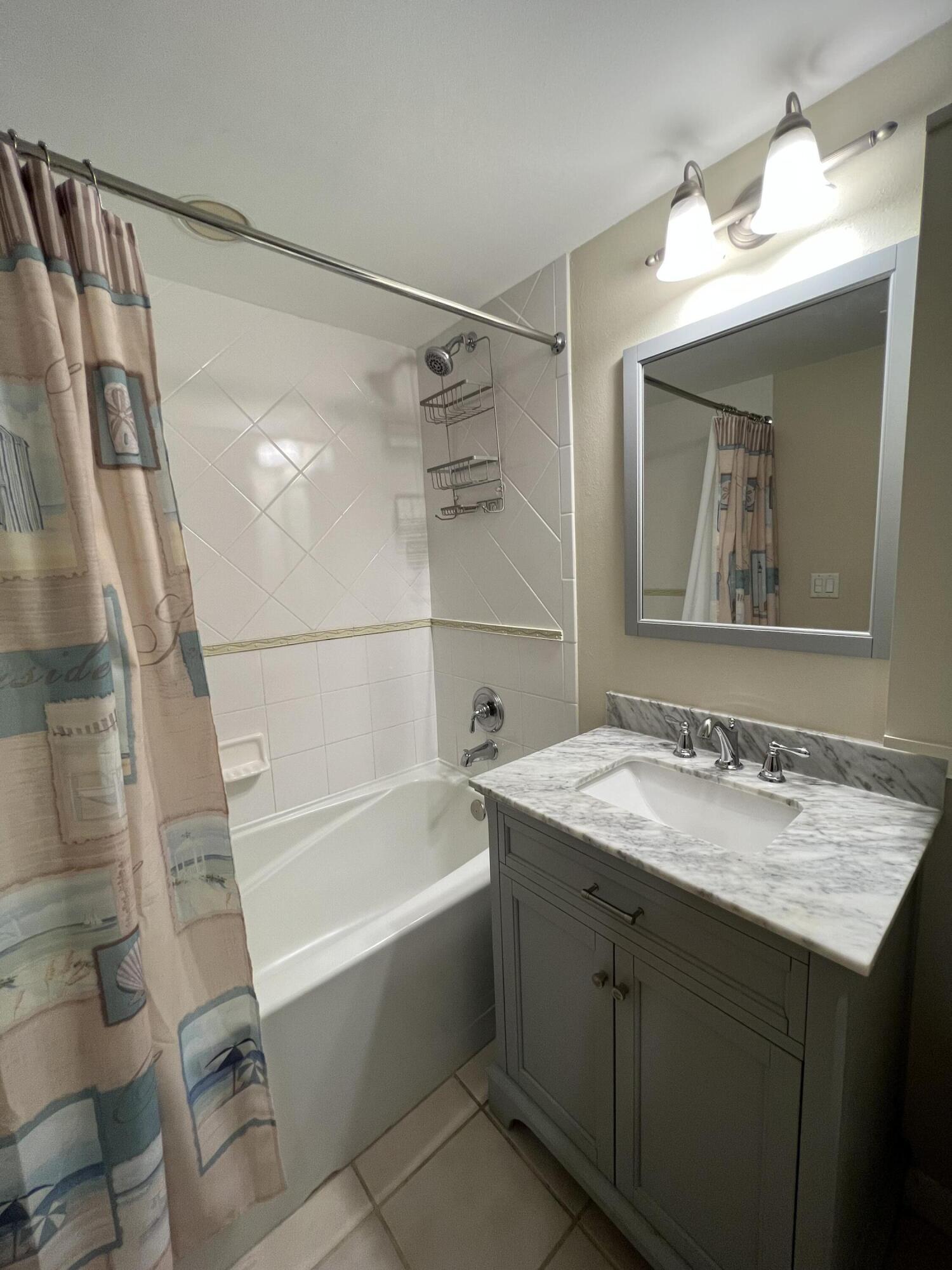 PILOT HOUSE - Residential Lease