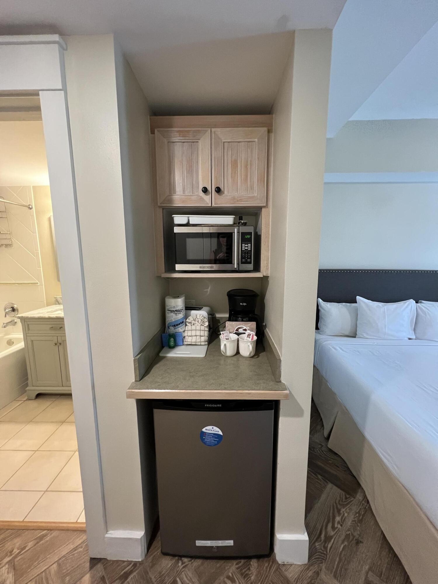 PILOT HOUSE - Residential Lease