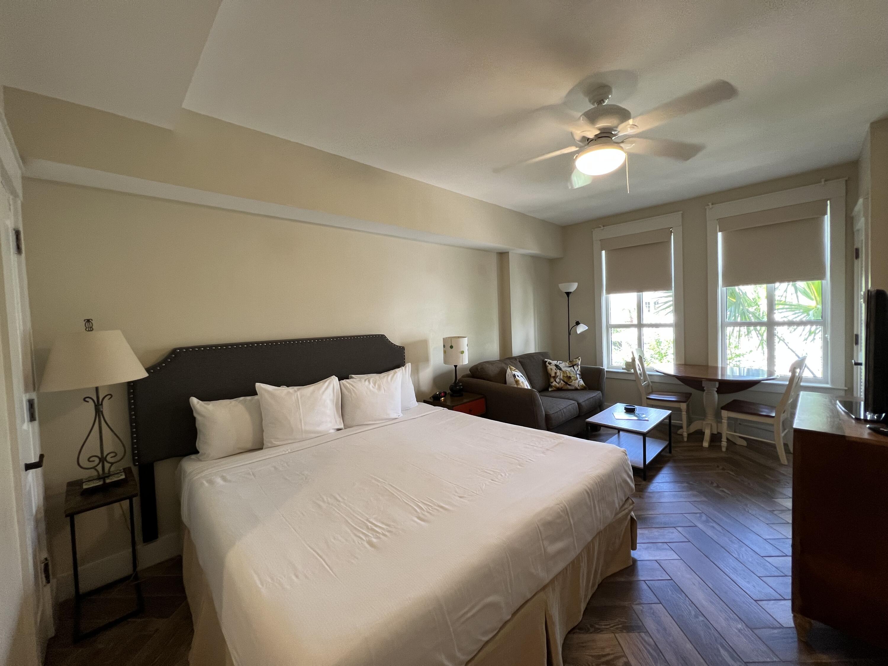 PILOT HOUSE - Residential Lease