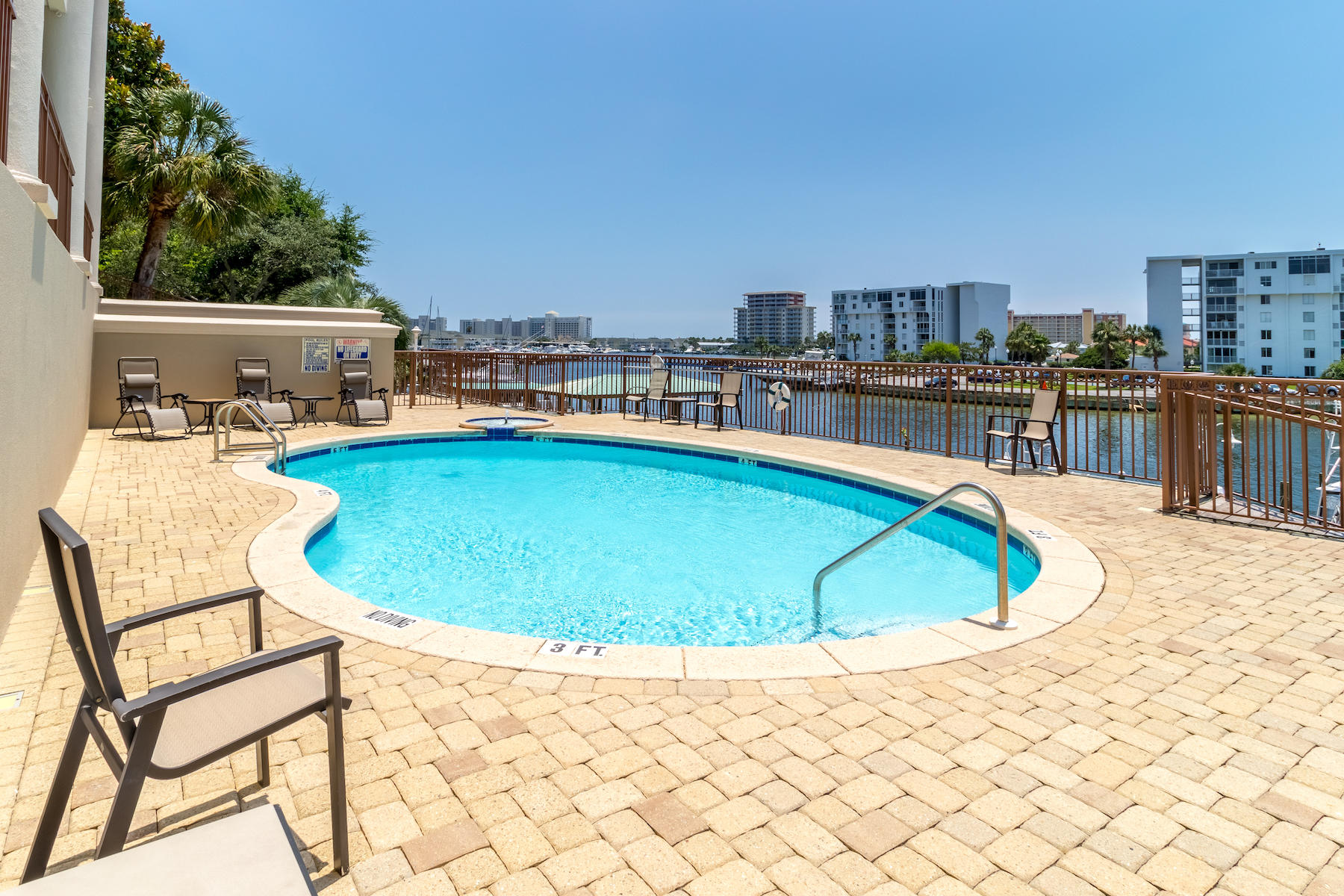 HARBOR PLANTATION - Residential