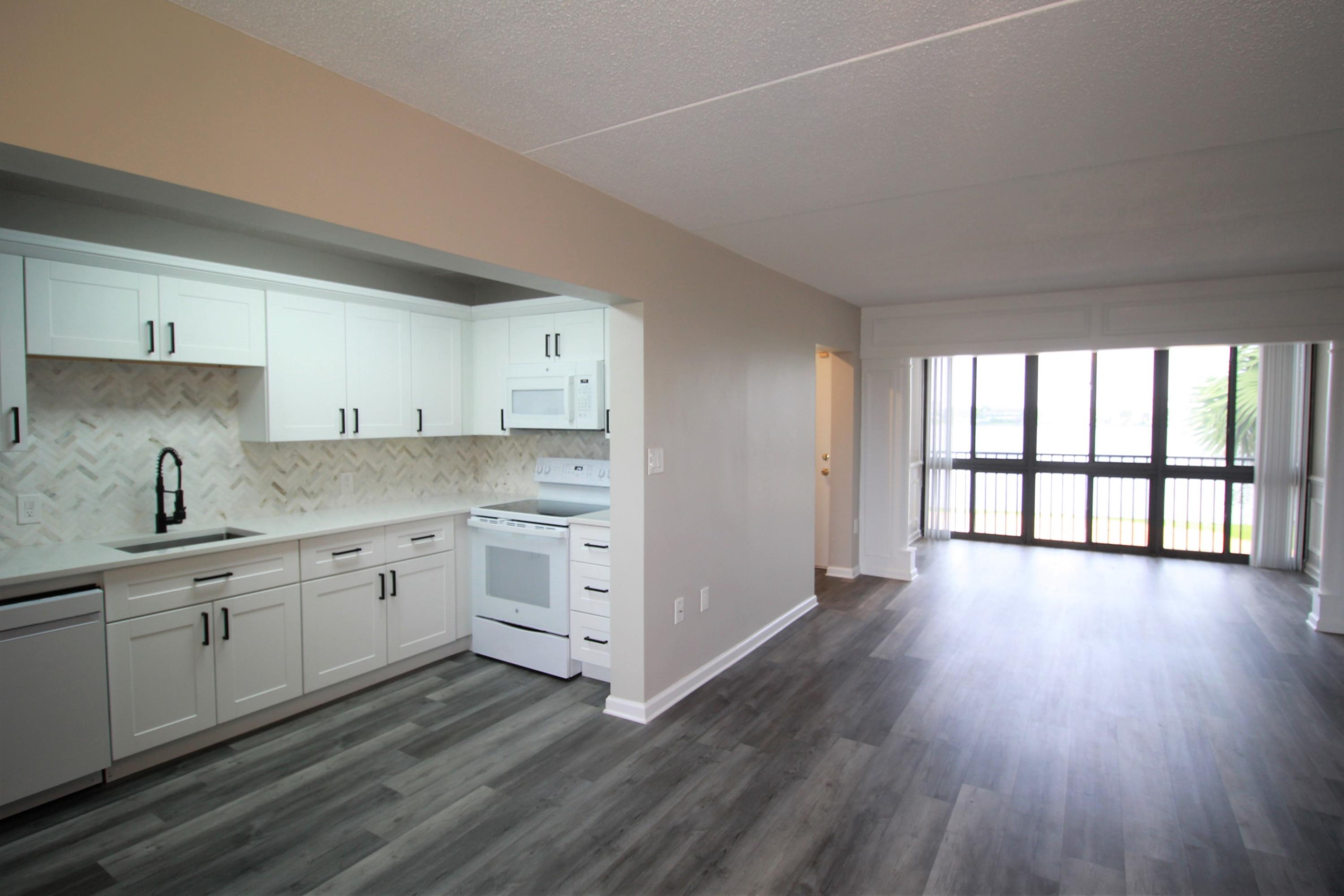 SEA PALM CONDO - Residential