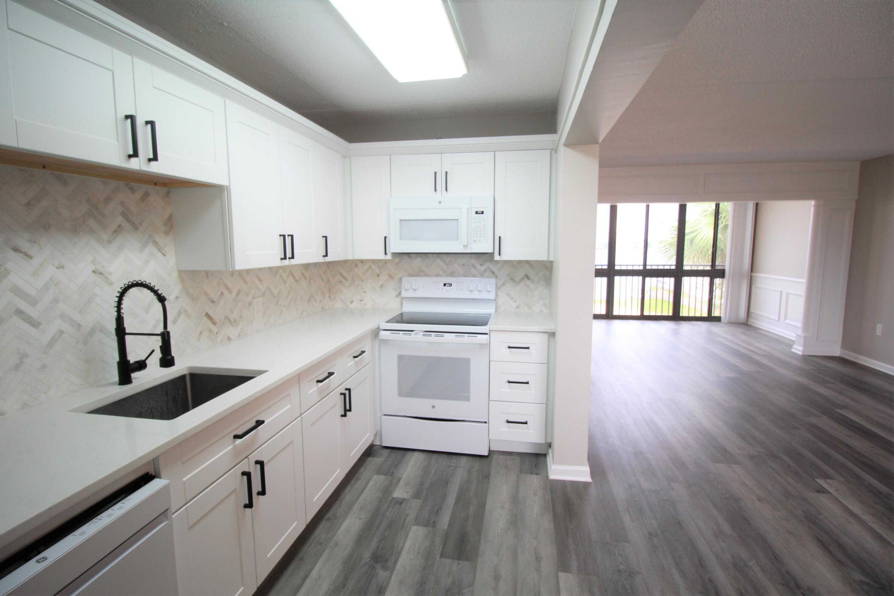 SEA PALM CONDO - Residential