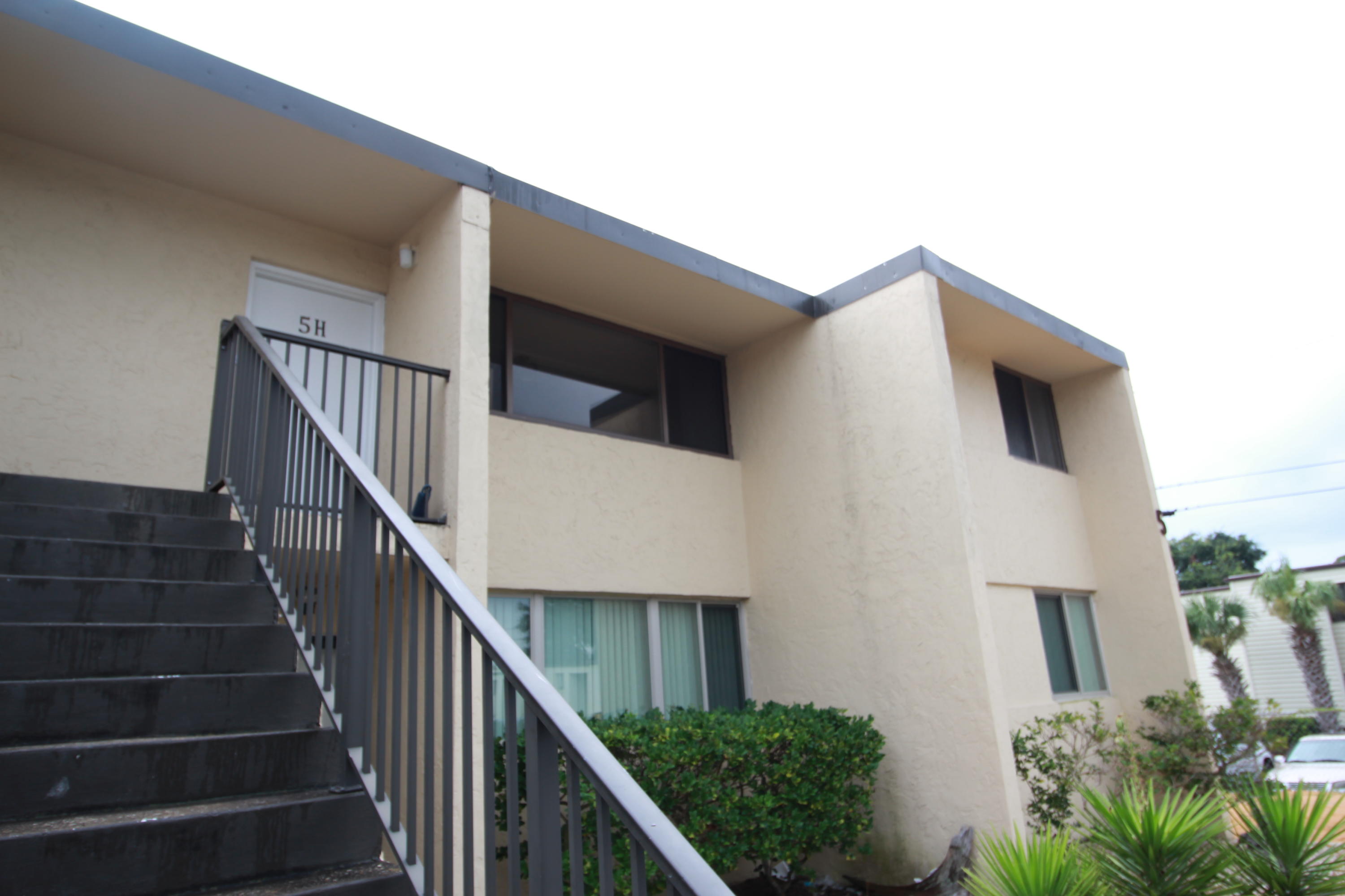 SEA PALM CONDO - Residential