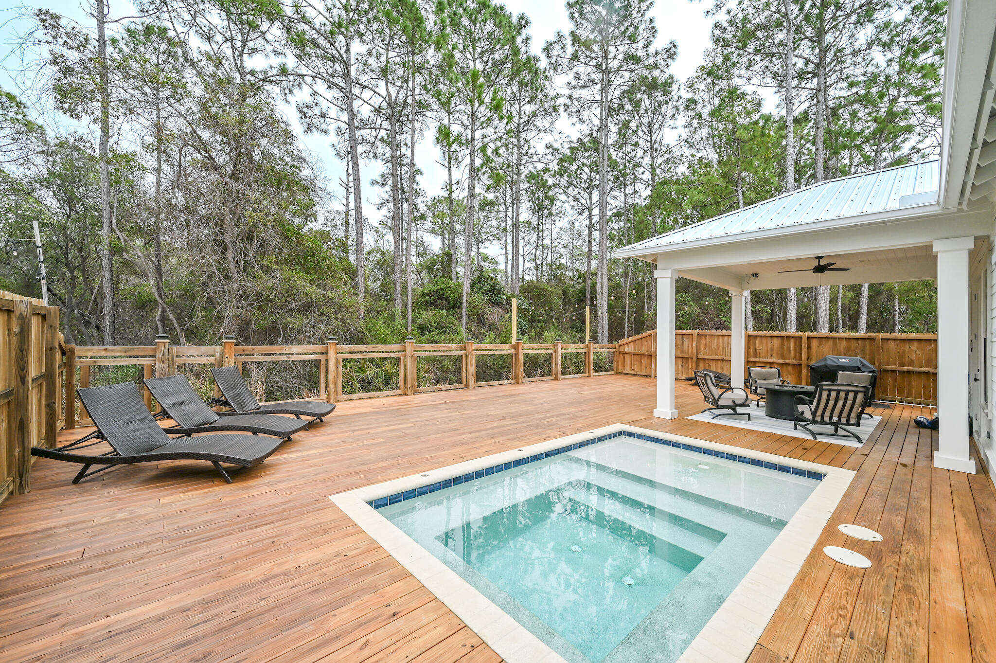 GULF SHORE MANOR - Residential