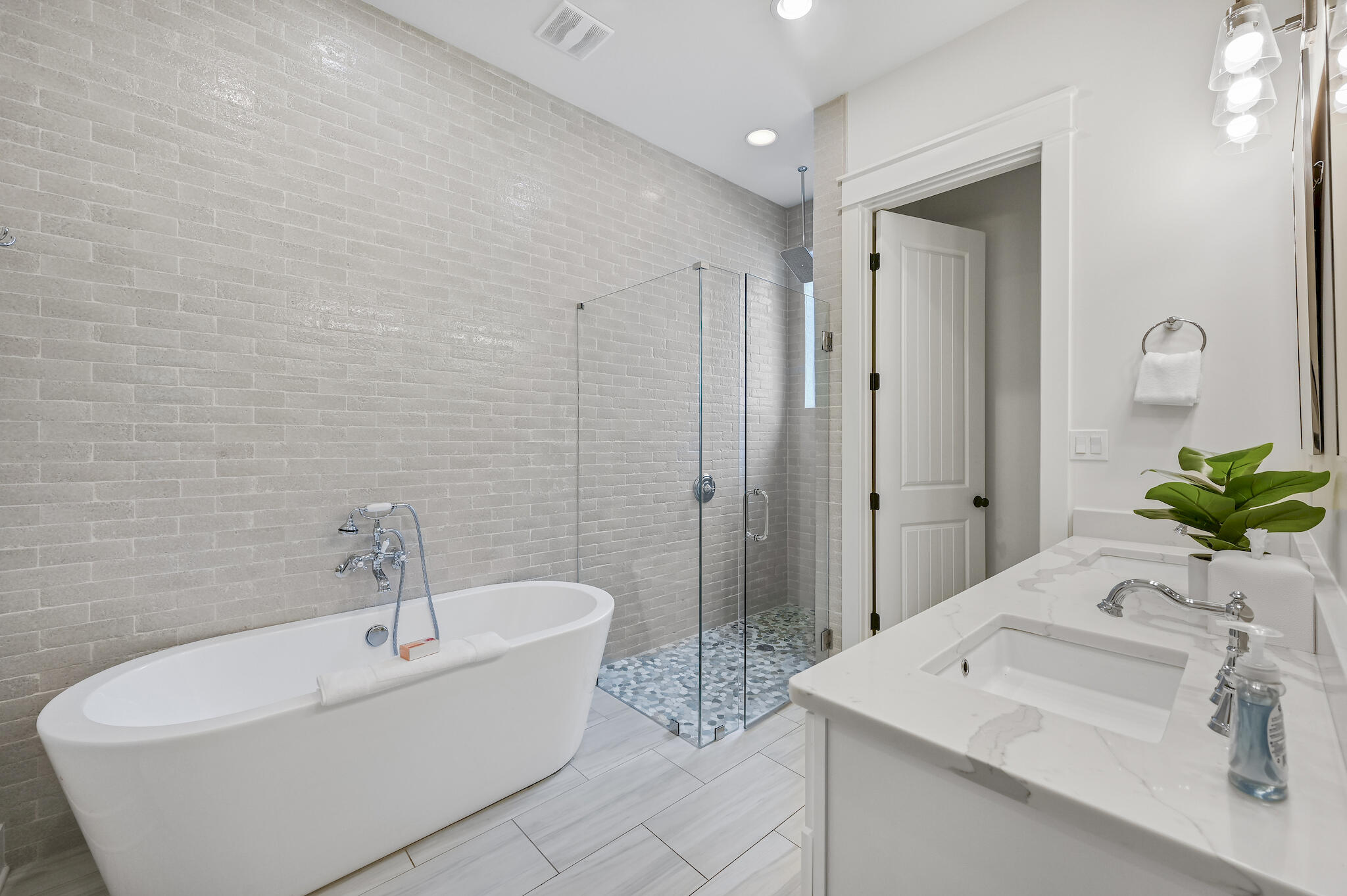 GULF SHORE MANOR - Residential