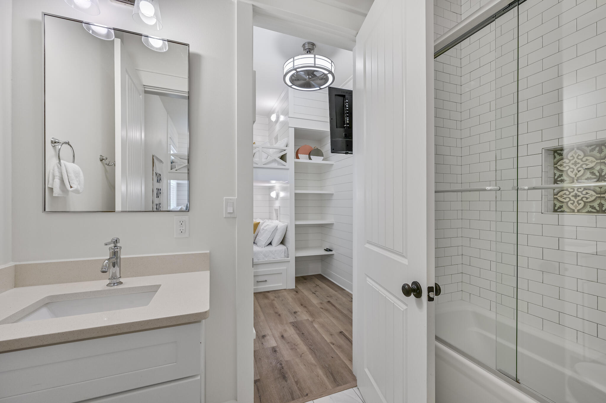 GULF SHORE MANOR - Residential