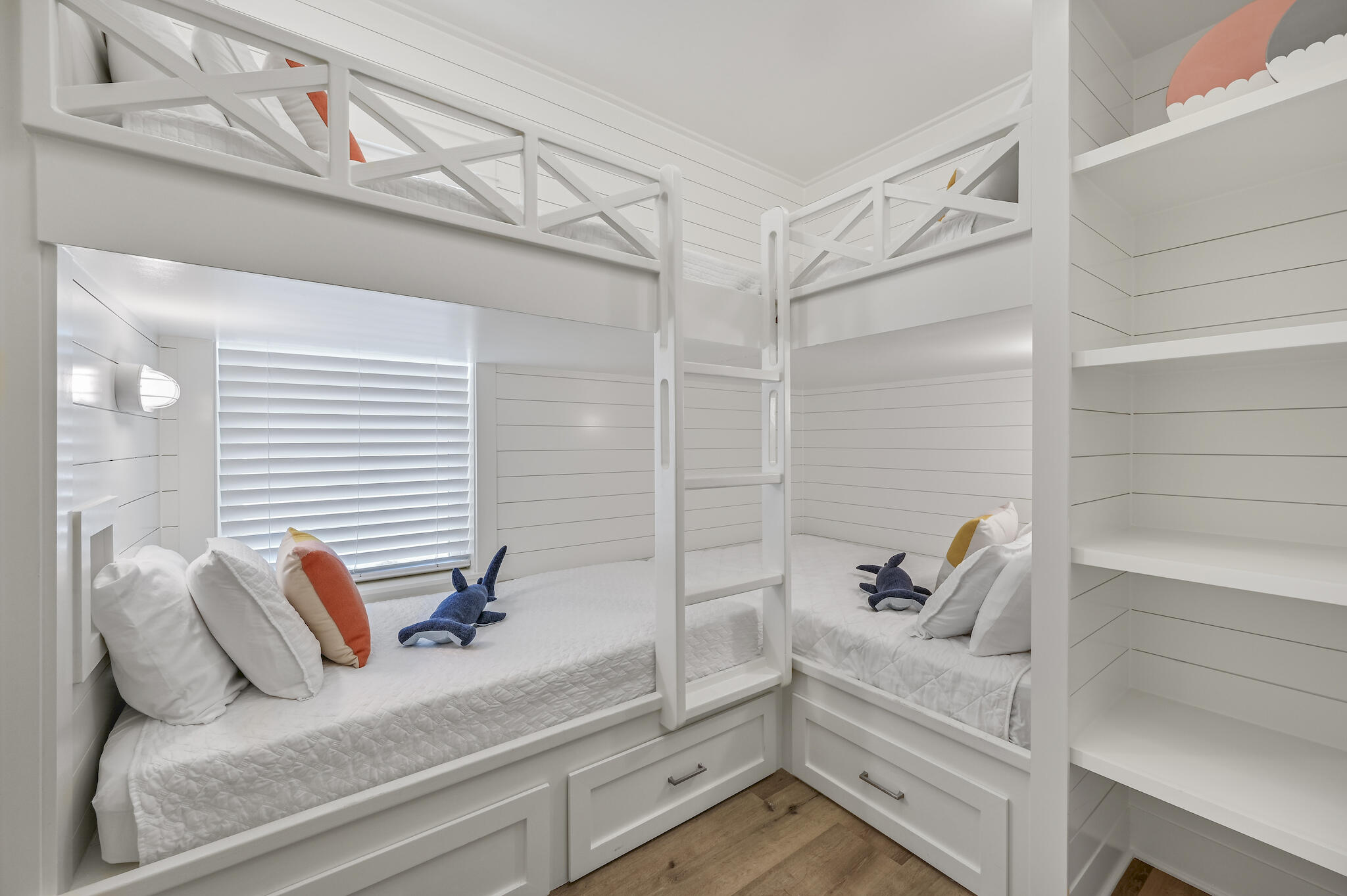 GULF SHORE MANOR - Residential