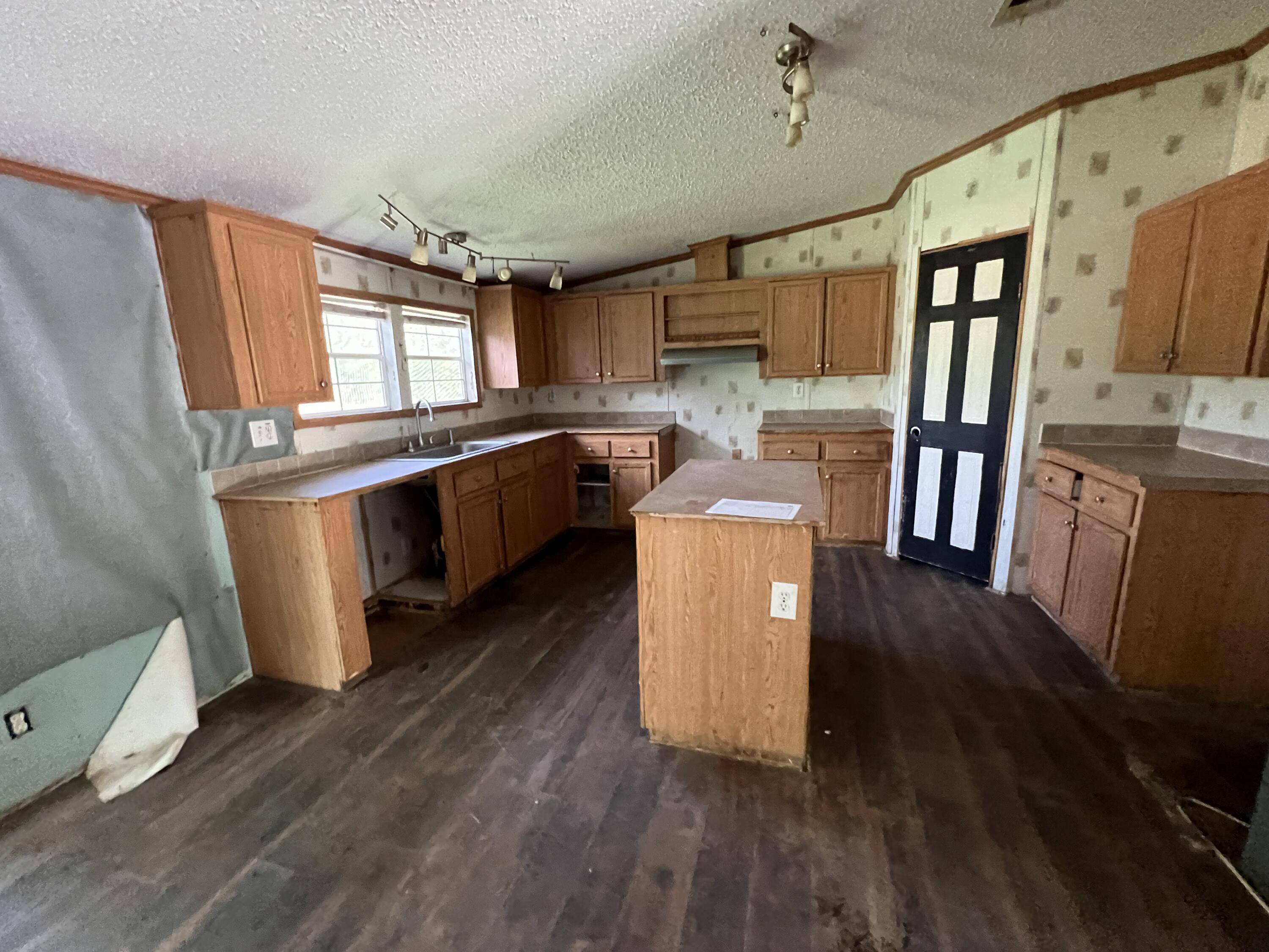 OAKWOOD HILLS UNIT 3 - Residential
