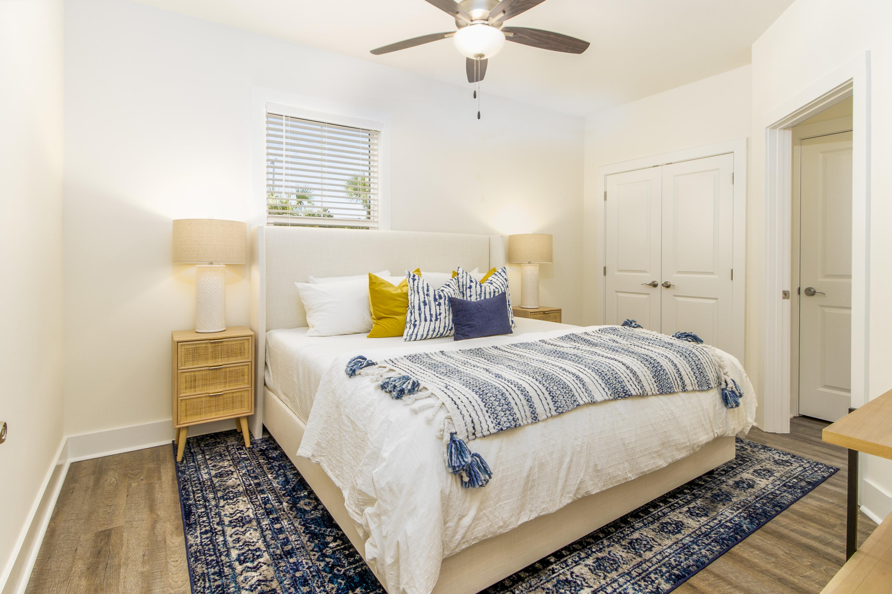 Hidden Lake condominiums - Residential