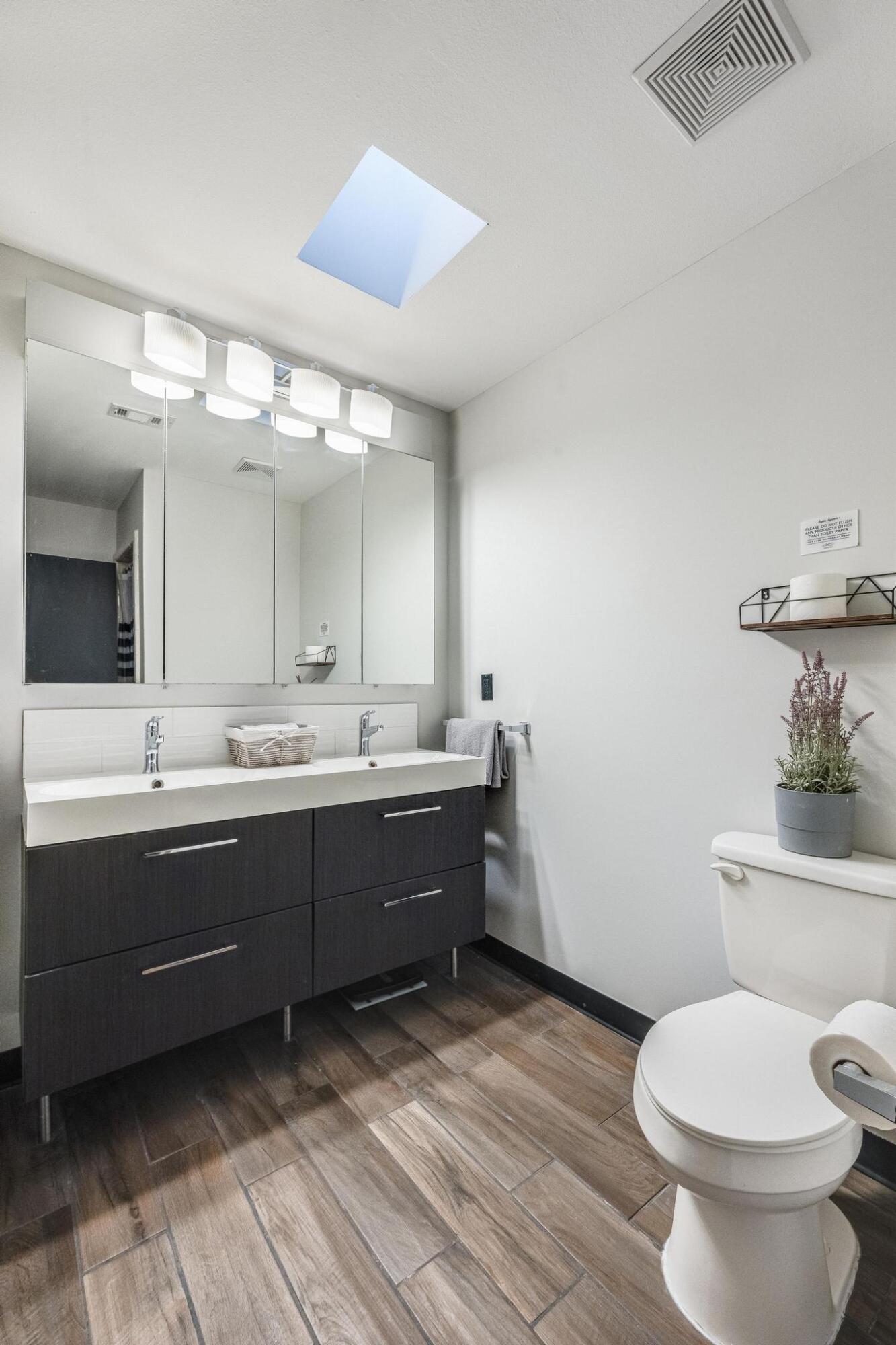 KENNEDY LAKES 1ST ADDN - Residential