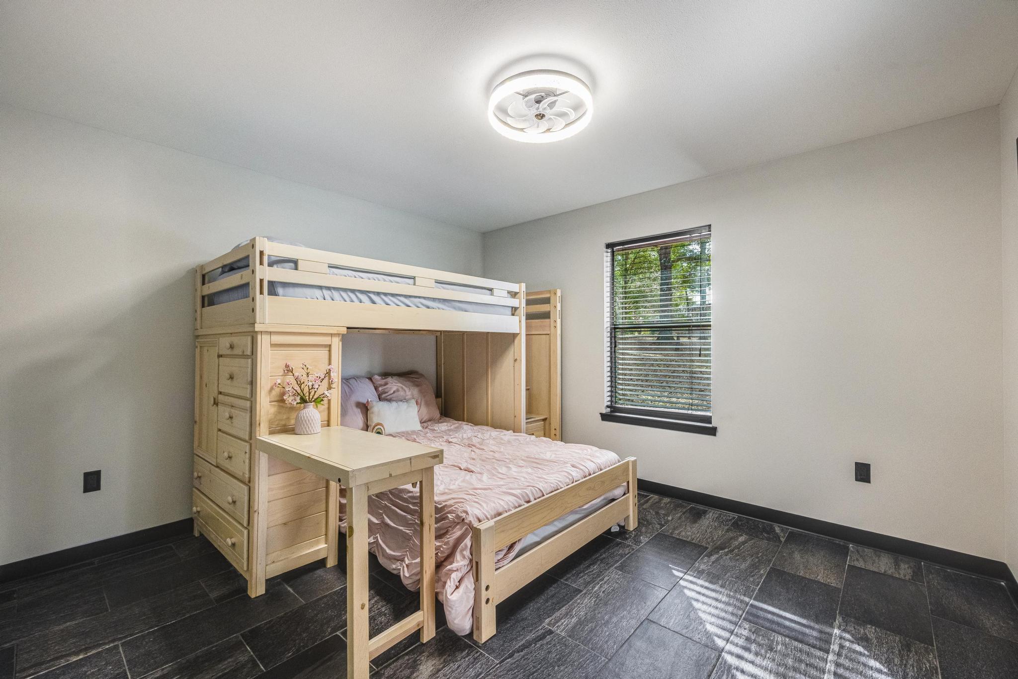 KENNEDY LAKES 1ST ADDN - Residential