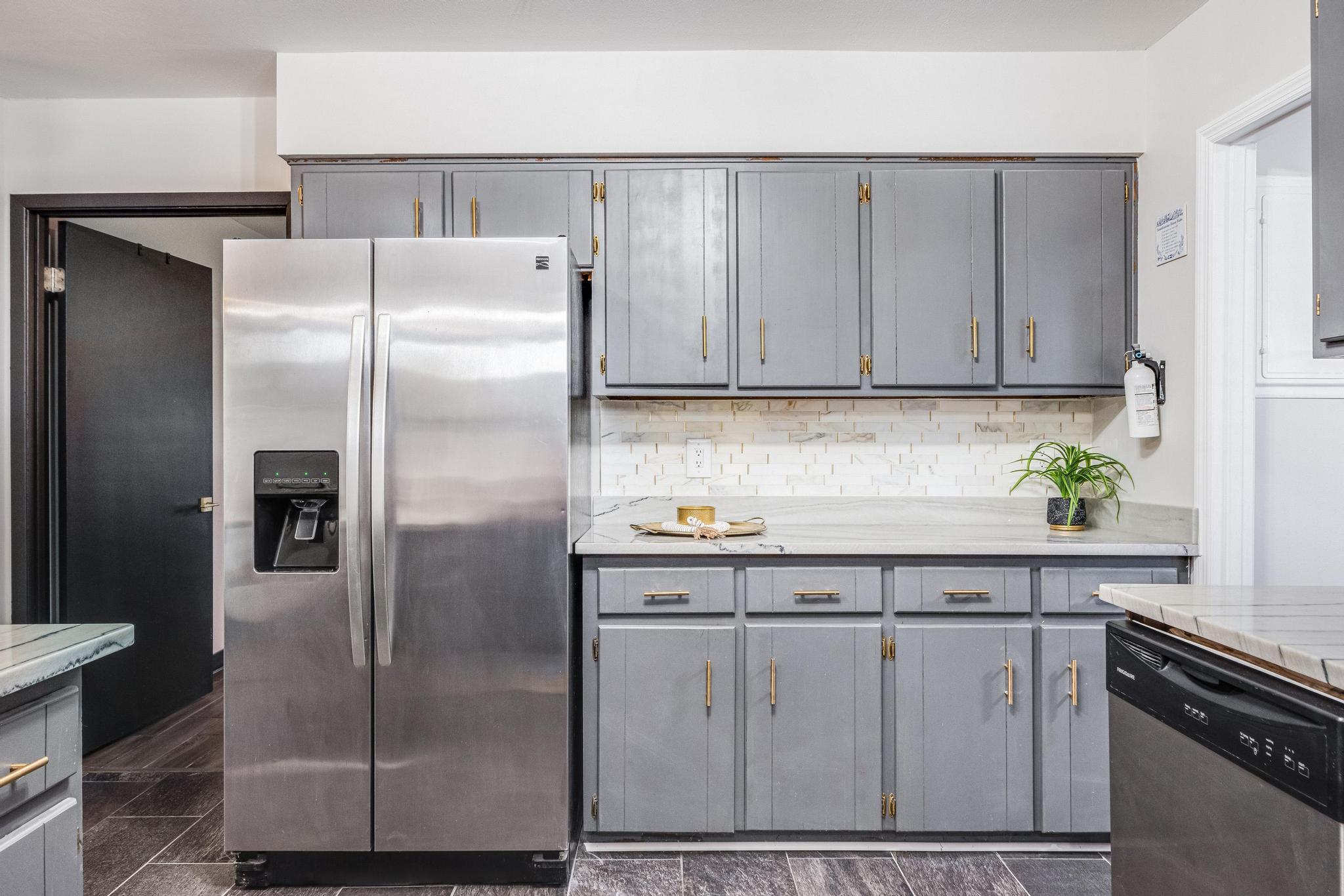 KENNEDY LAKES 1ST ADDN - Residential