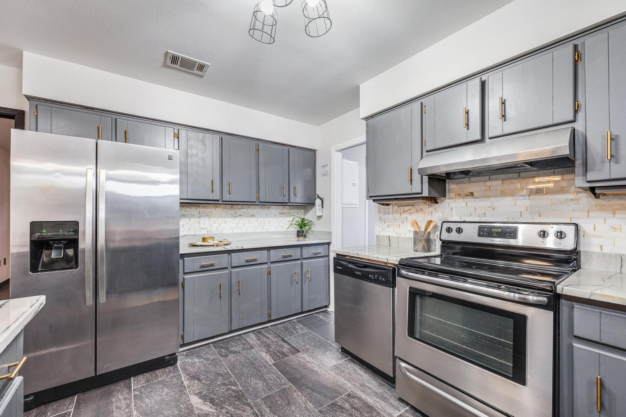 KENNEDY LAKES 1ST ADDN - Residential