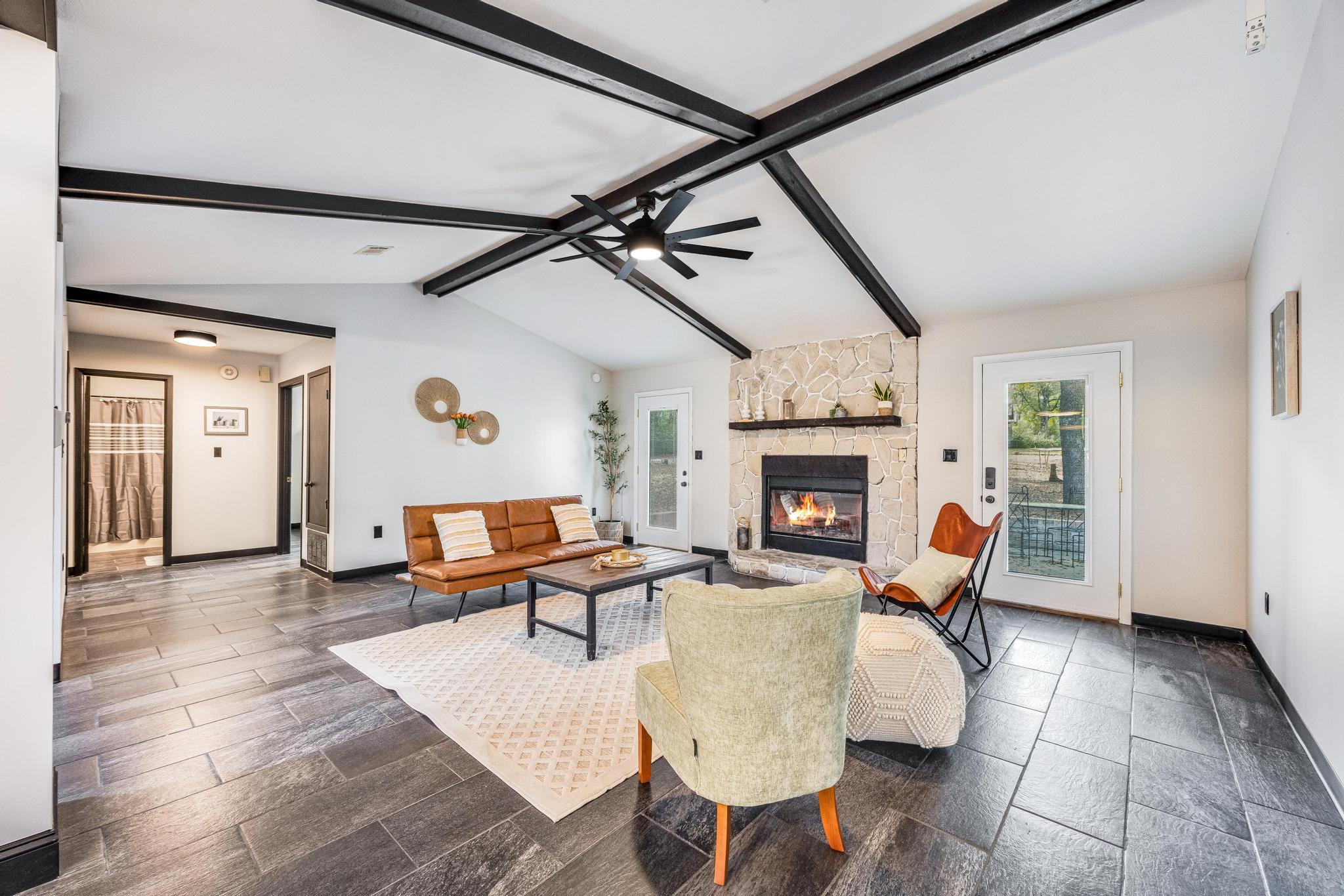 KENNEDY LAKES 1ST ADDN - Residential