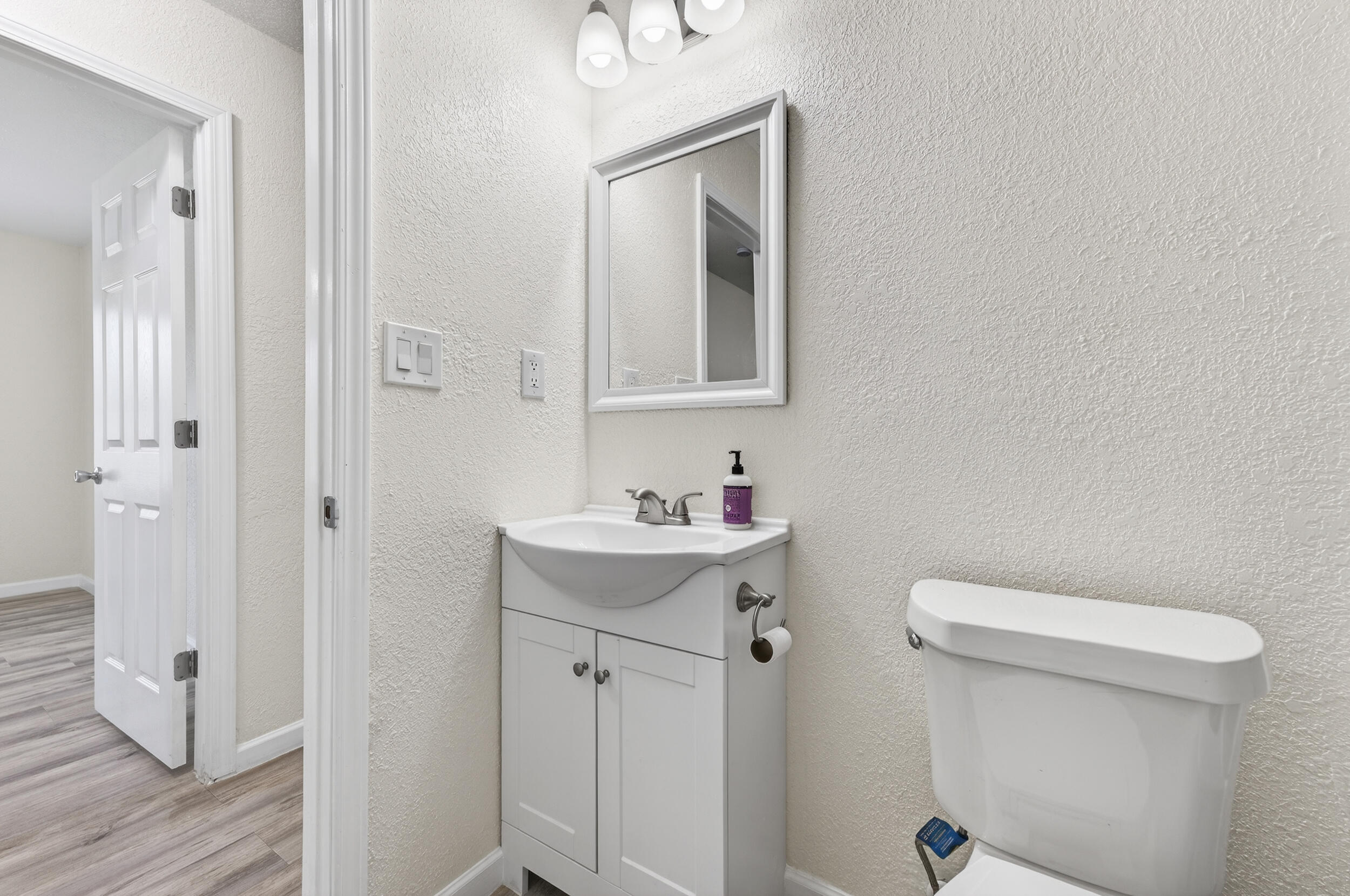 TEN LAKE ESTATES UNIT 1 - Residential