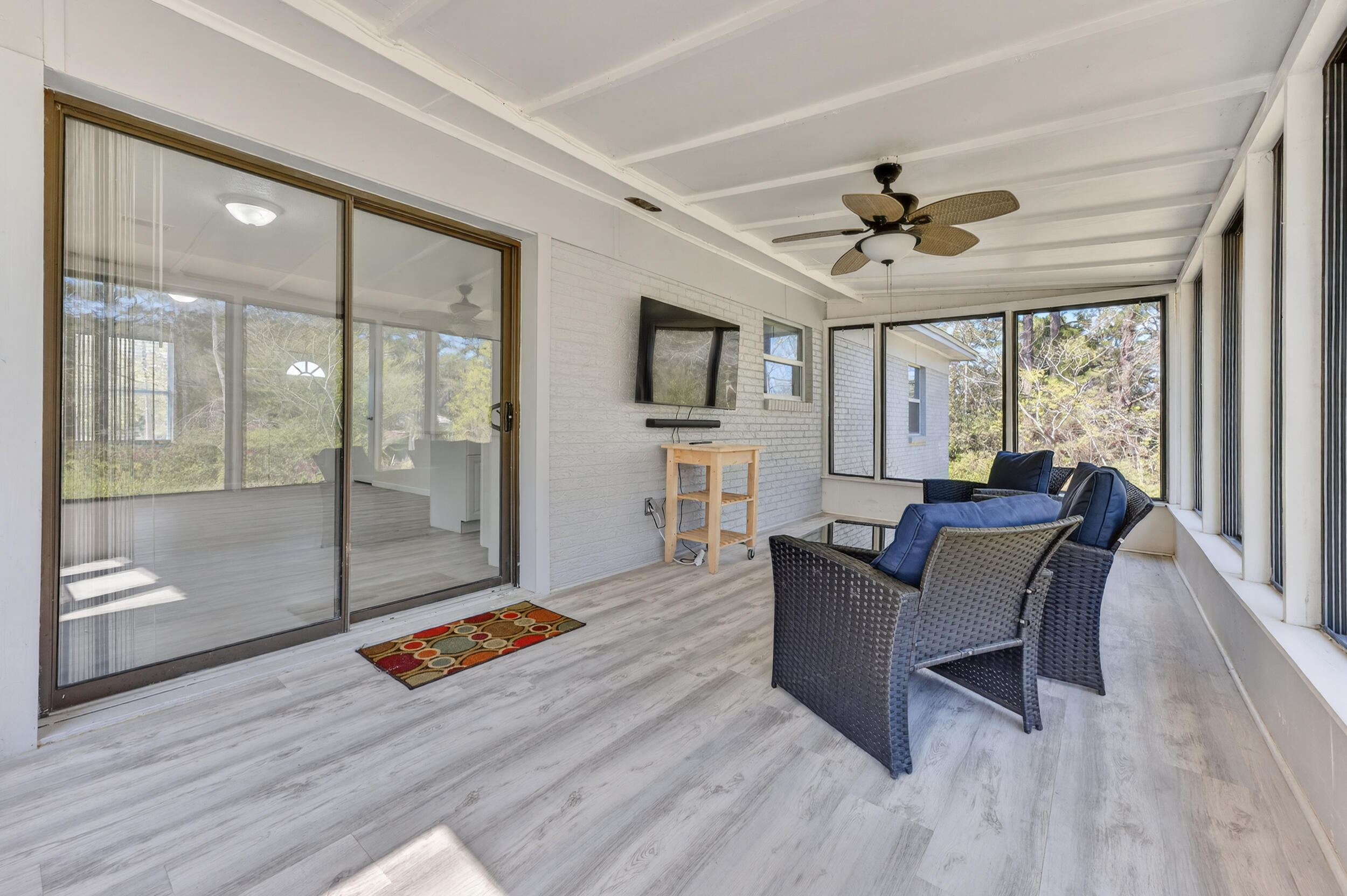 TEN LAKE ESTATES UNIT 1 - Residential