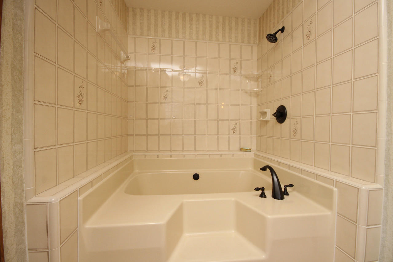 DONLABROOK GARDYNS - Residential