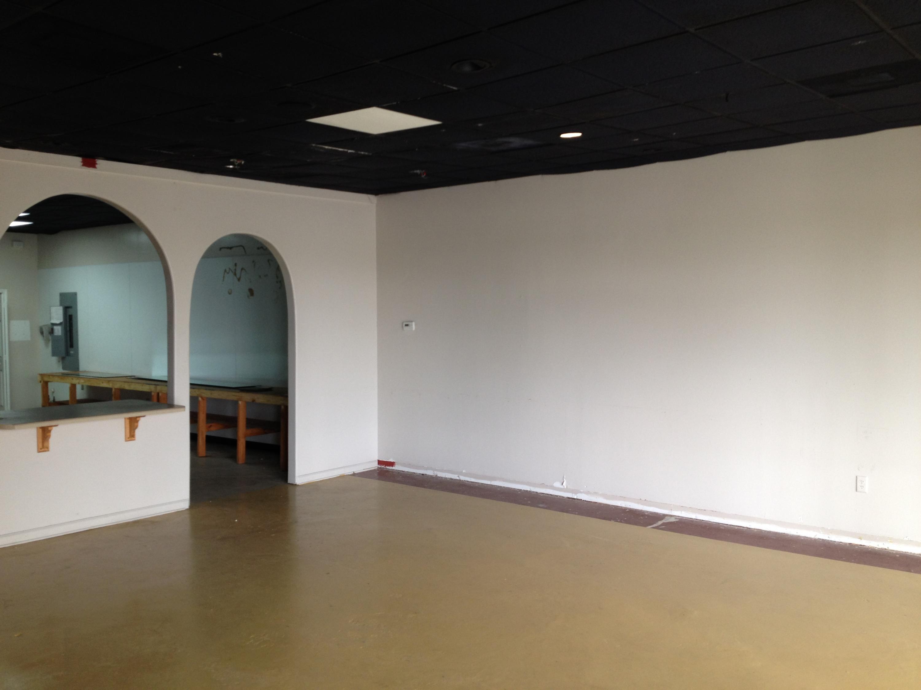1st Floor Retail/Office Space in Miramar Beach, Fl. 1500 SF available immediately in Holiday Plaza. This location is well situated to serve both markets of Destin & South Walton.