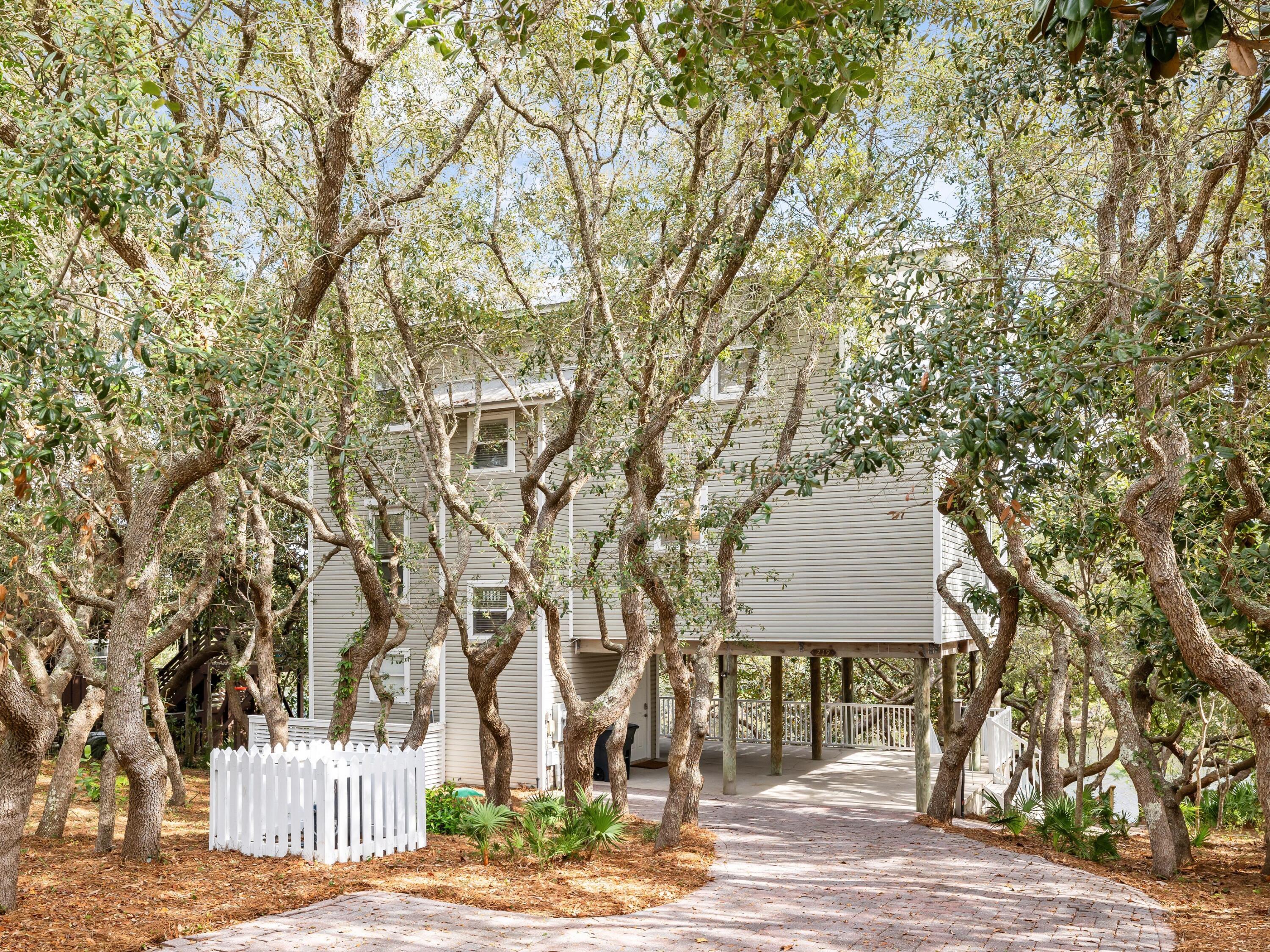 BLUE MOUNTAIN BEACH - Residential