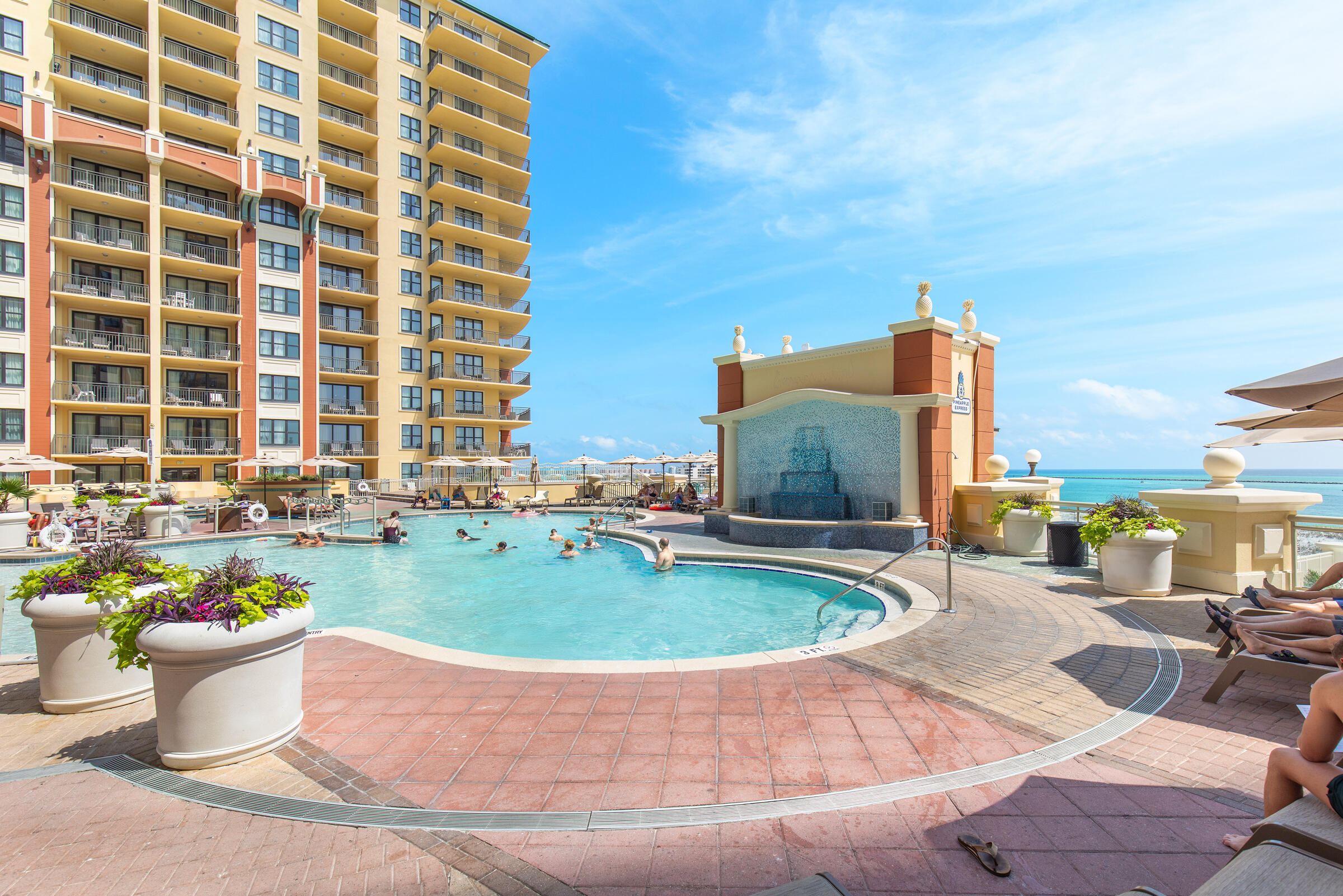 EMERALD GRANDE - Residential