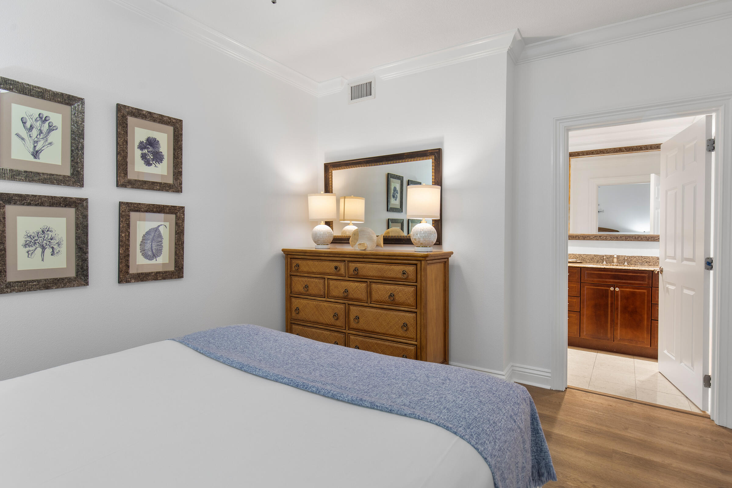 EMERALD GRANDE - Residential