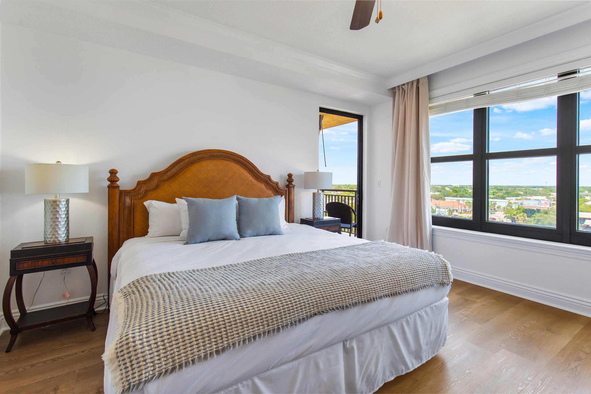 EMERALD GRANDE - Residential