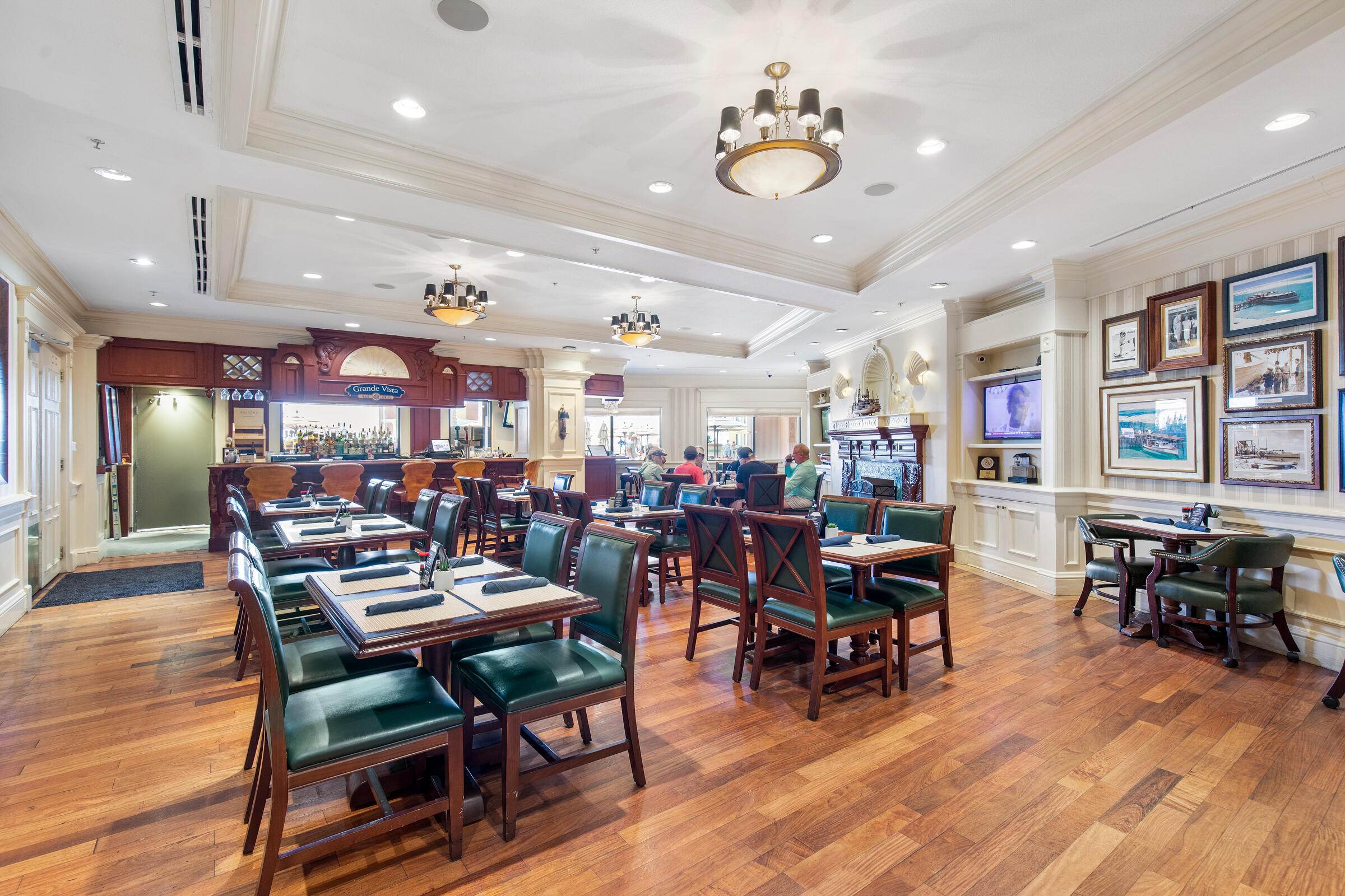 EMERALD GRANDE - Residential