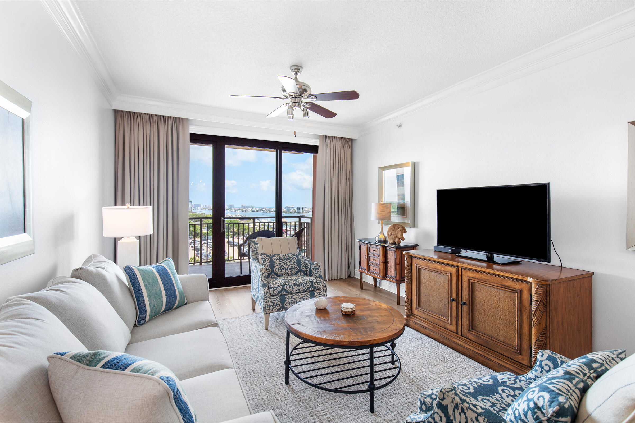 EMERALD GRANDE - Residential