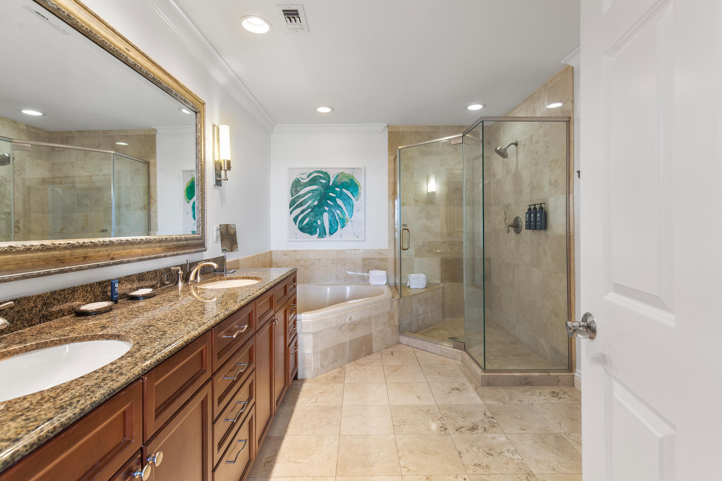 EMERALD GRANDE - Residential
