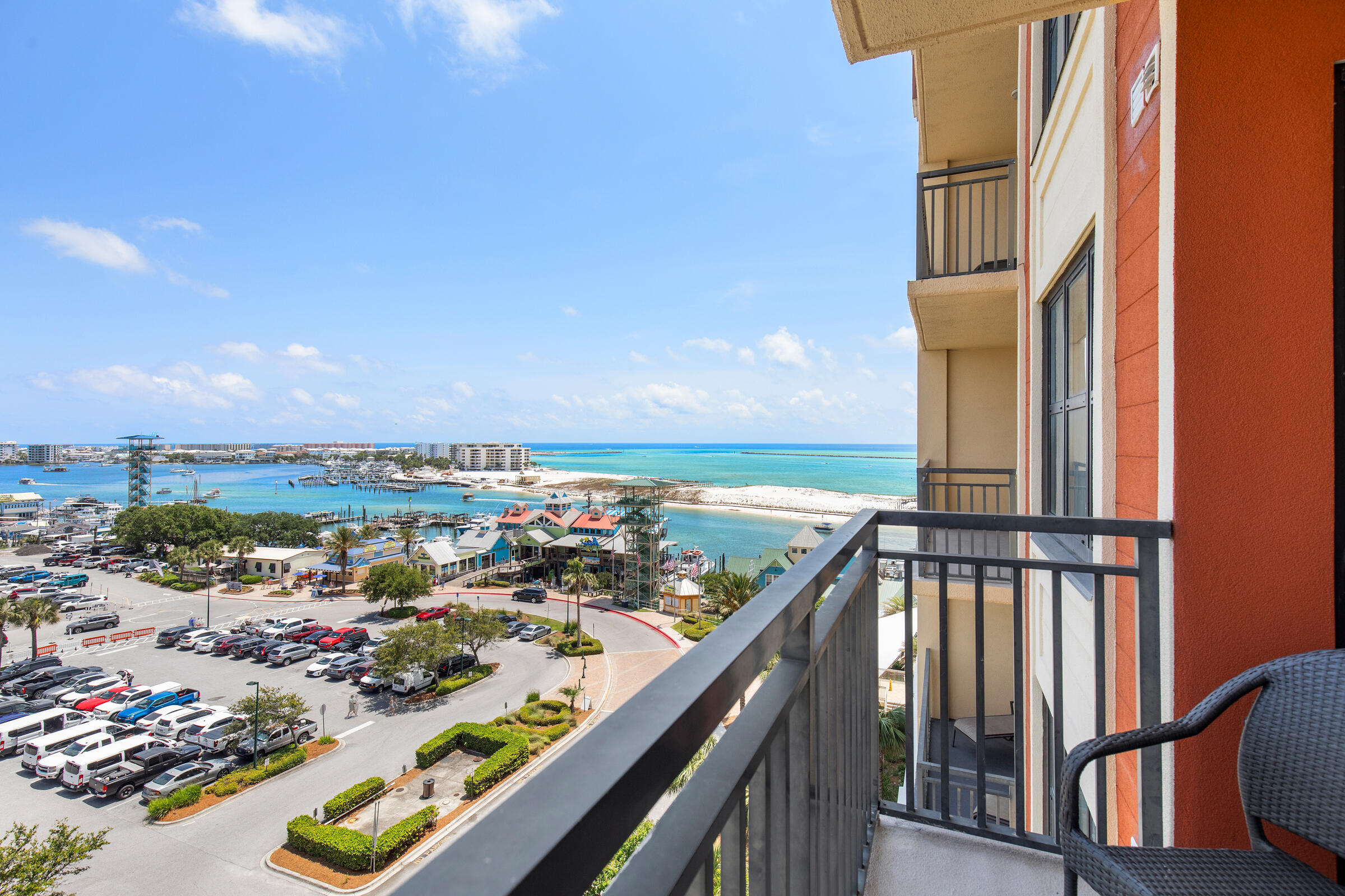 EMERALD GRANDE - Residential