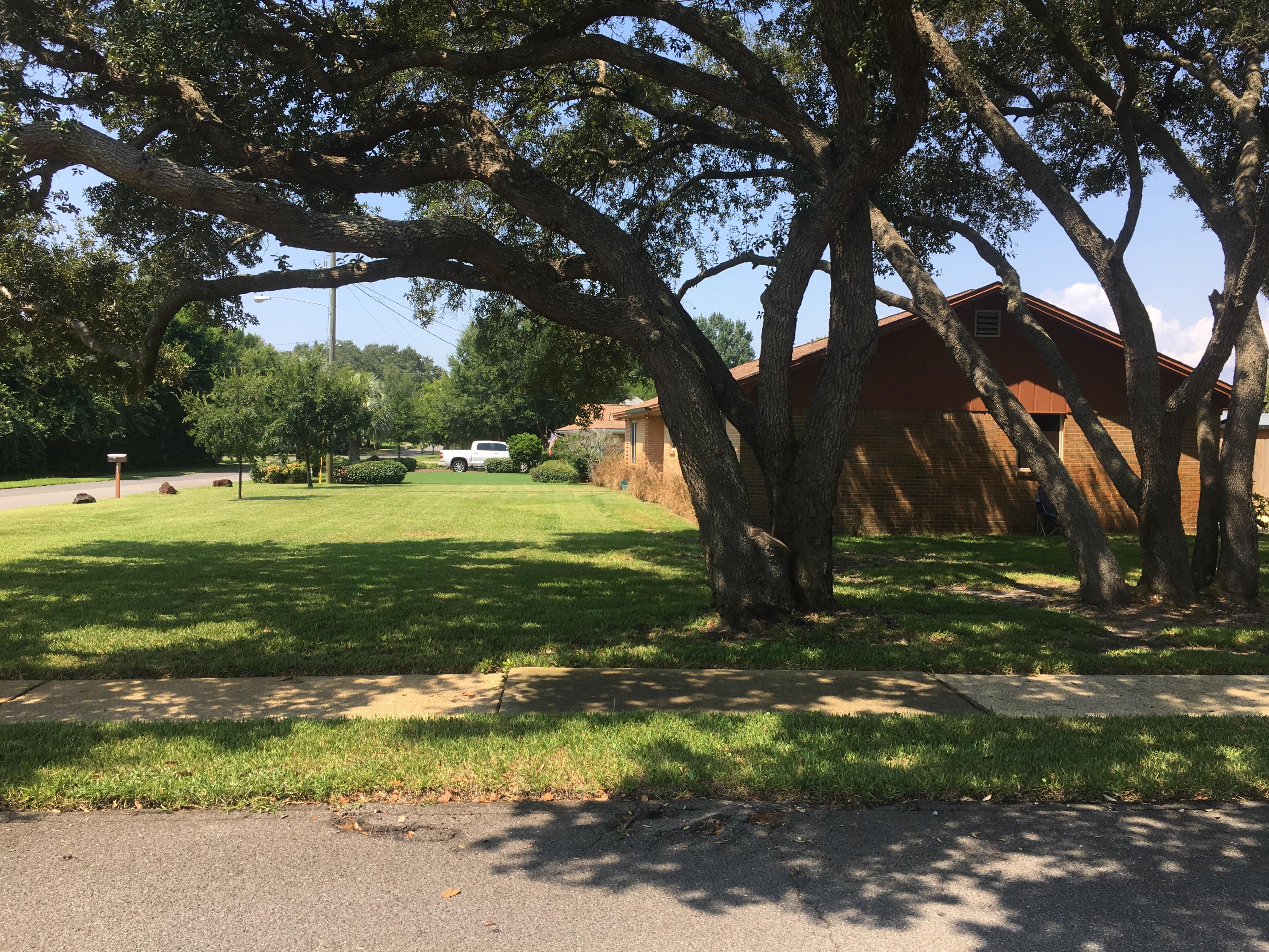 SPRING LAKE 2ND ADD LOT 6 BLK L - Residential