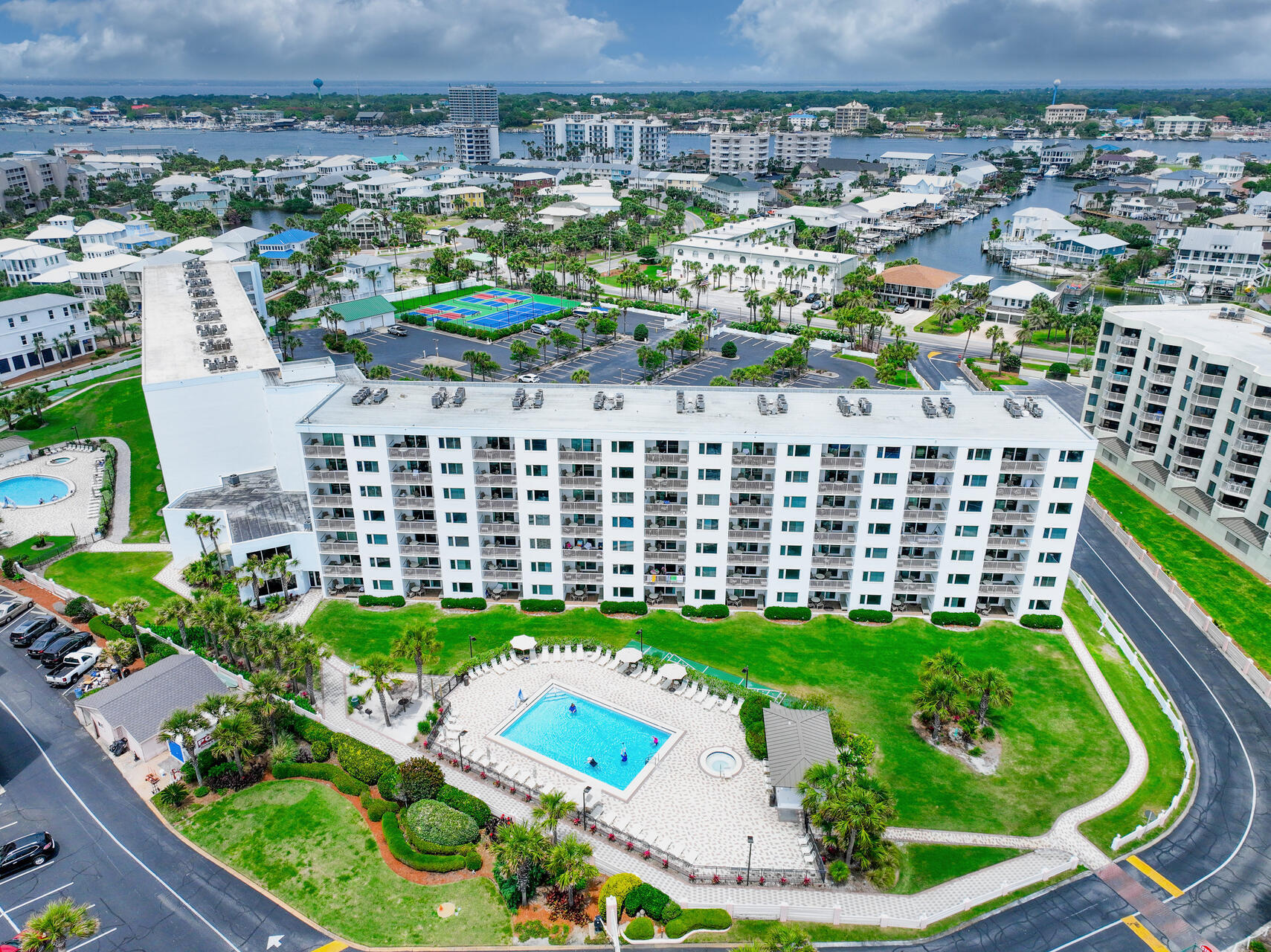 ISLANDER CONDO PH 2 - Residential