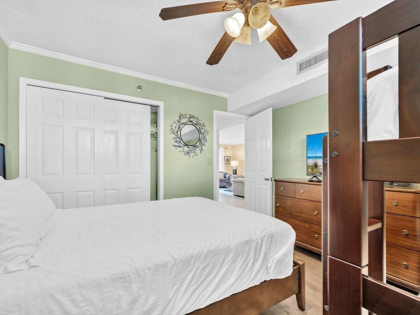 ISLANDER CONDO PH 2 - Residential