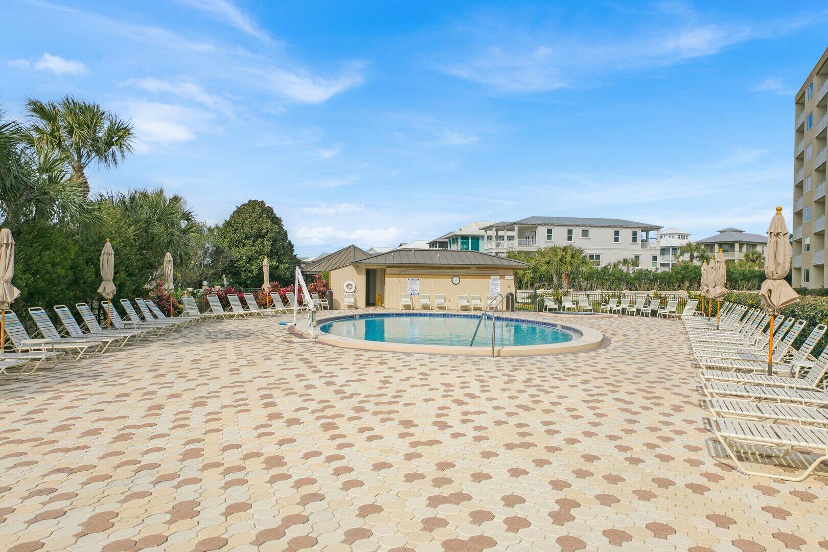 ISLANDER CONDO PH 2 - Residential