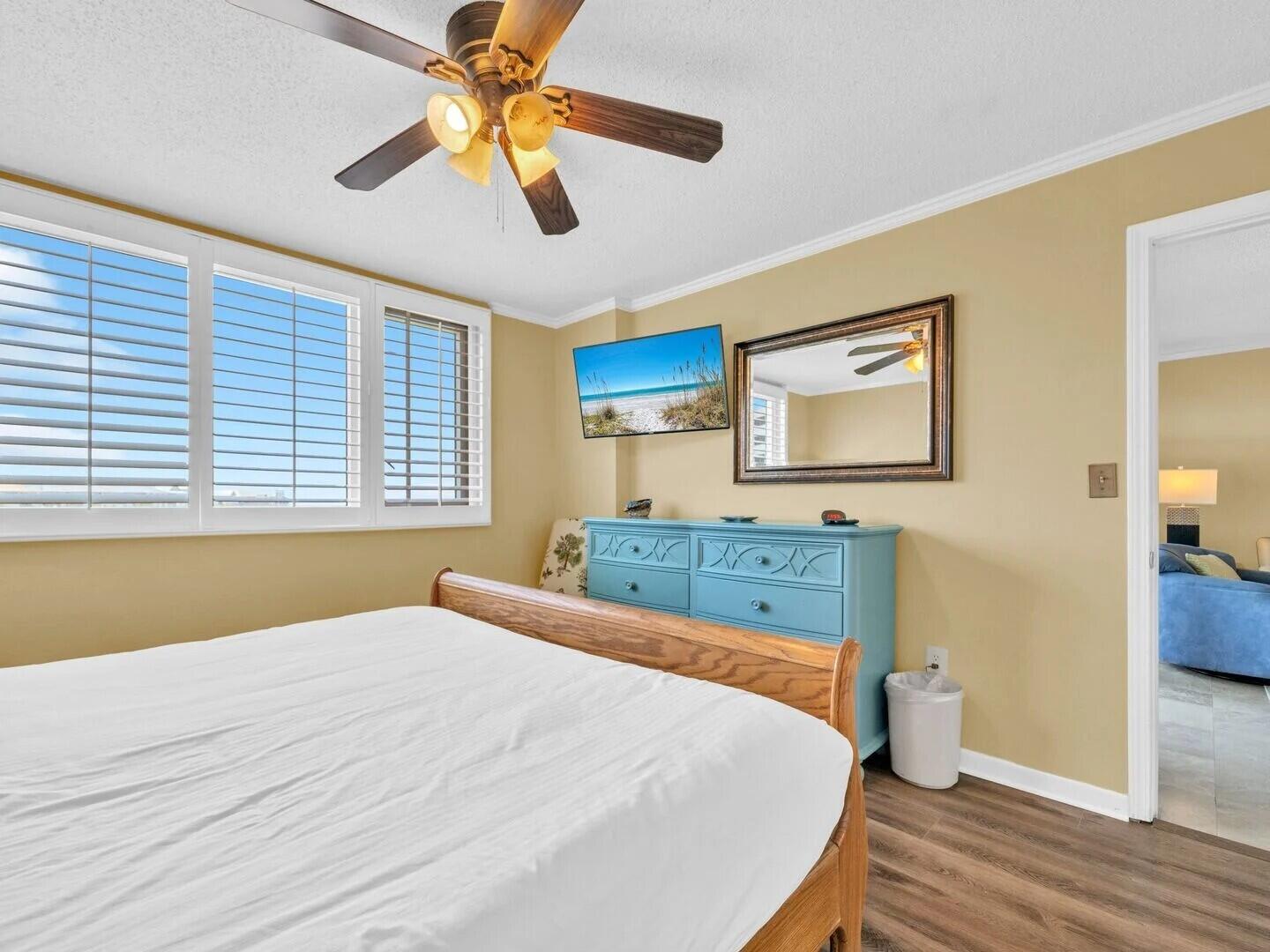 ISLANDER CONDO PH 2 - Residential