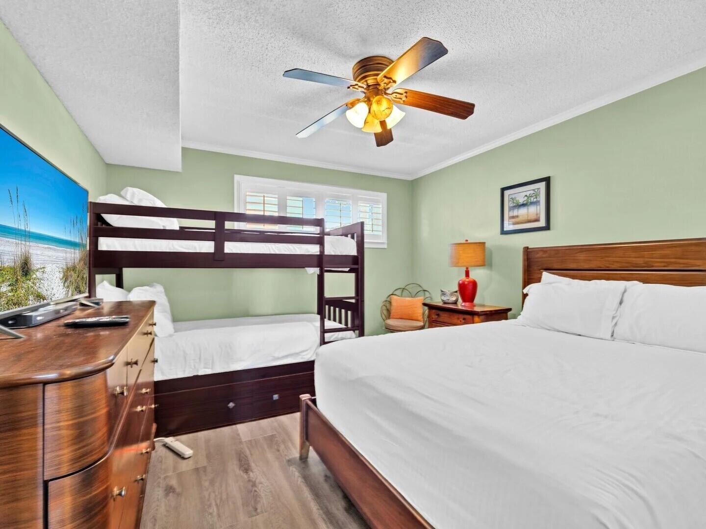 ISLANDER CONDO PH 2 - Residential
